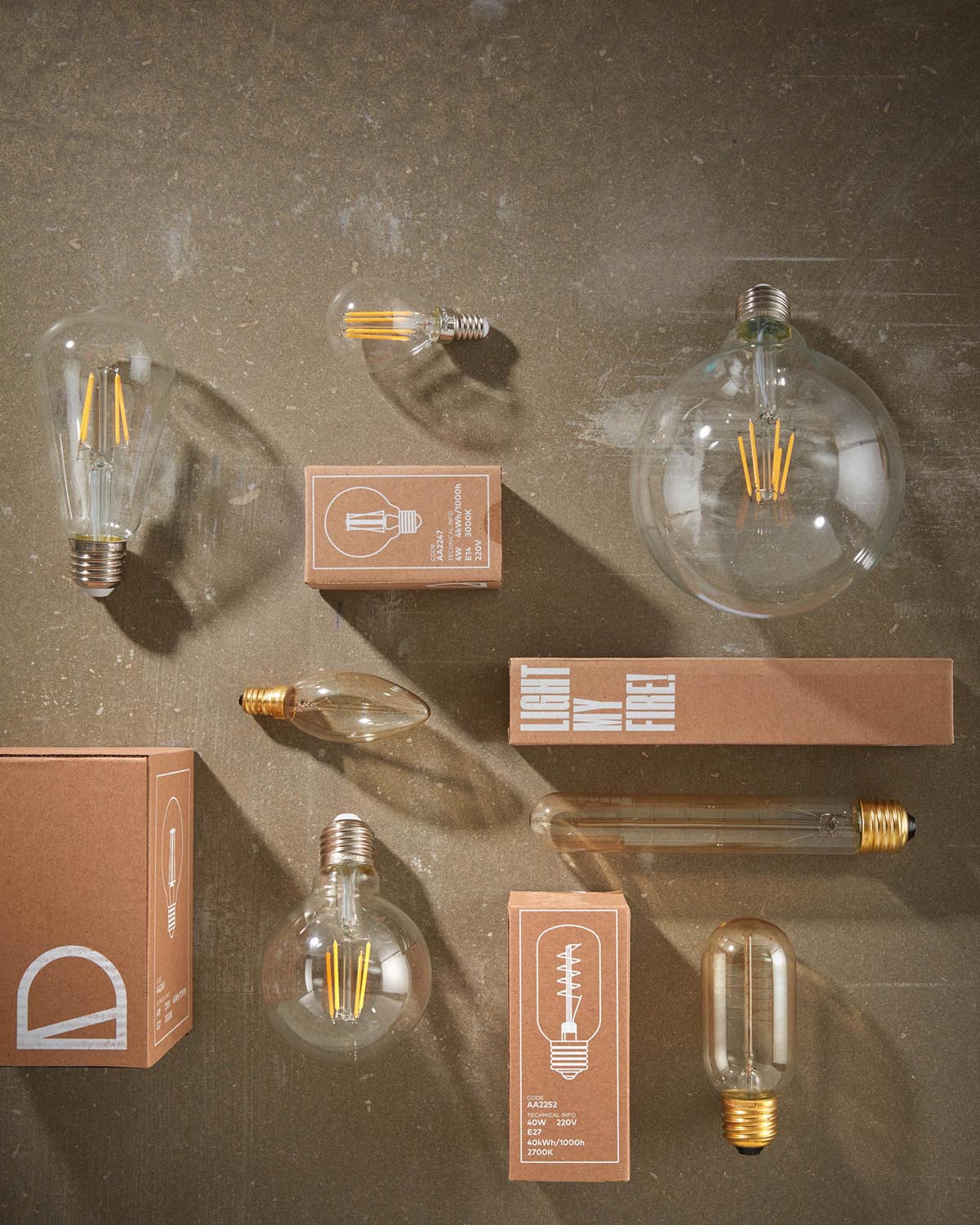 Bulb LED Glühbirne E27 6W in Klar, Weiss präsentiert im Onlineshop von KAQTU Design AG. Leuchtmittel ist von Kave Home