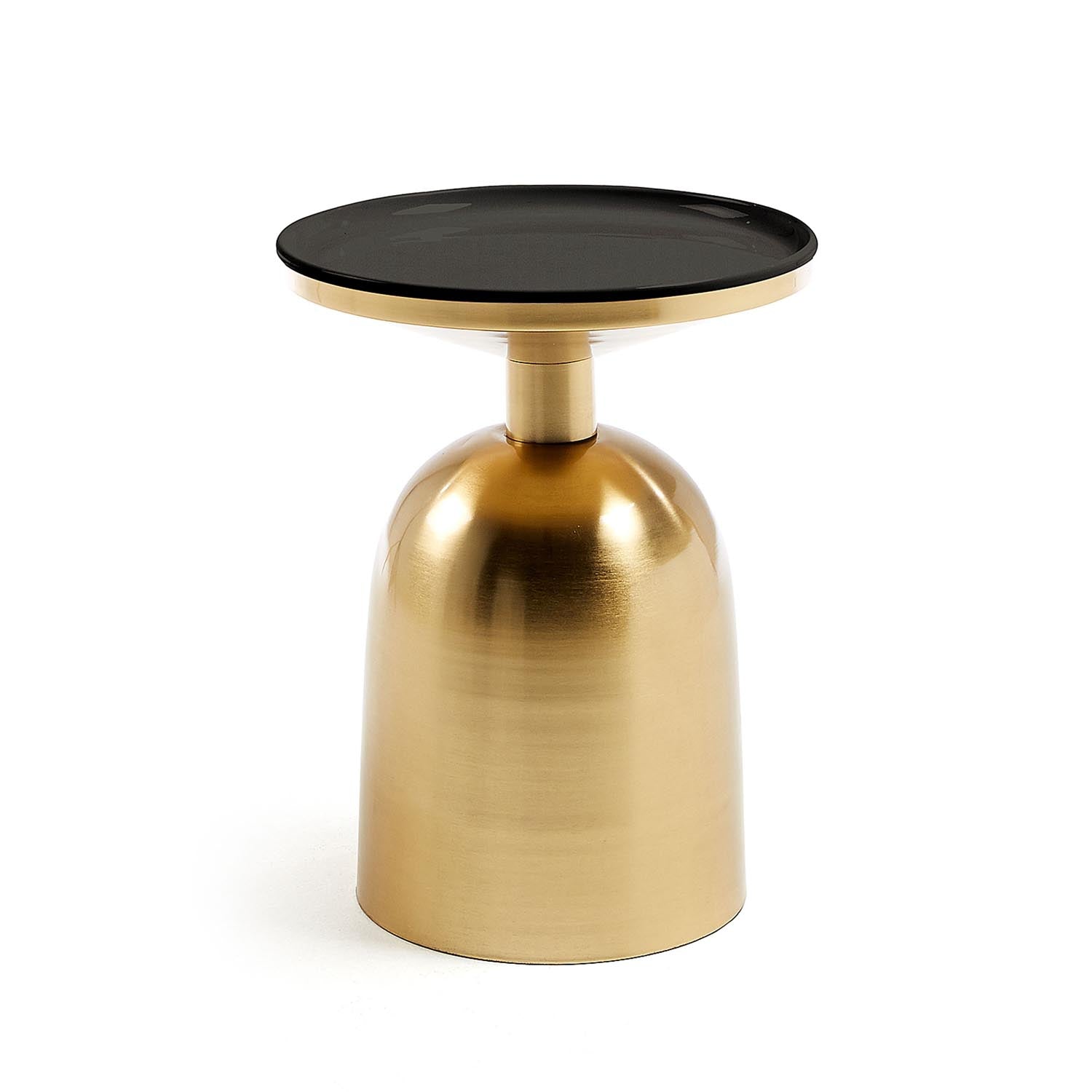 Entdecken Sie den eleganten Physic Beistelltisch Ø 38 cm von Kave Home. Robuste Eisenkonstruktion, stilvolles Goldfinish und vielseitige Einsatzmöglichkeiten für Ihr Zuhause.
