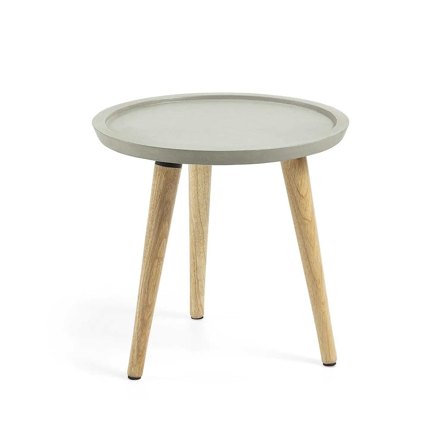 Stilvoller Lucy Beistelltisch Ø 40 cm: Zementplatte, Gummibaumholzbeine, ideal für Innen- und Außenbereiche, zeitloses Design.