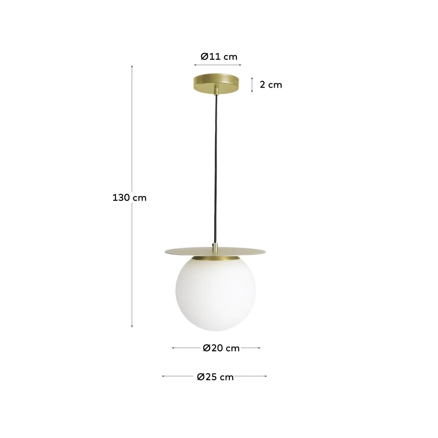 Die Manz Hängelampe vereint Keramik und Milchglas zu einem eleganten Design, das sanftes Licht für einladende Räume bietet.