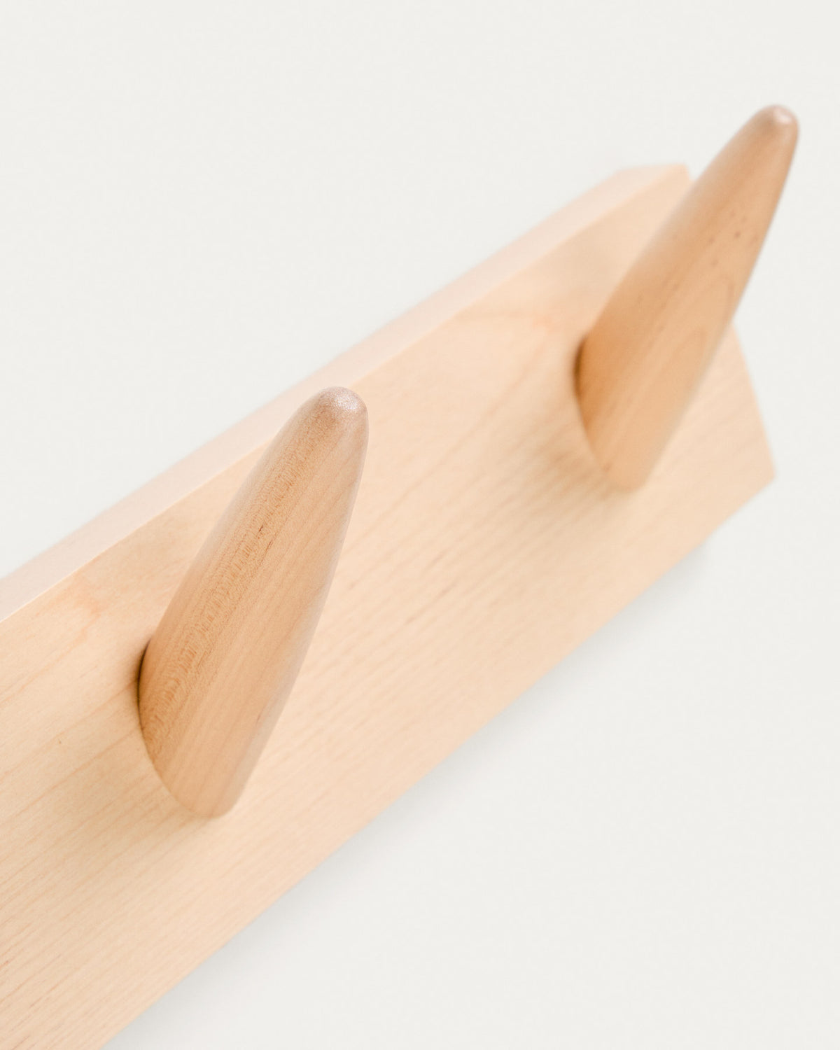 Natane Garderobe, Wandmontage in Braun präsentiert im Onlineshop von KAQTU Design AG. Garderobe ist von Kave Home