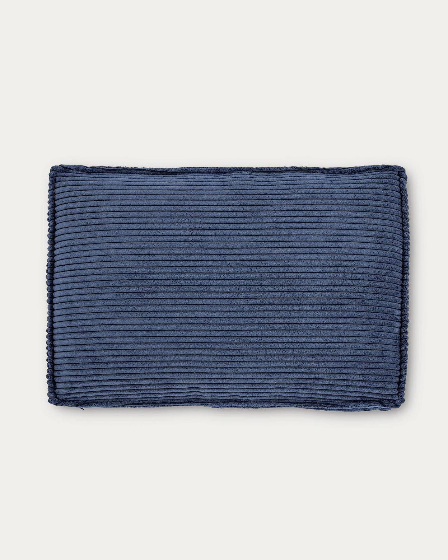 Kissen Blok, schwer entflammbar mit dickem Cord in Blau, 40 x 60 cm in Blau präsentiert im Onlineshop von KAQTU Design AG. Deko Kissen ist von Kave Home
