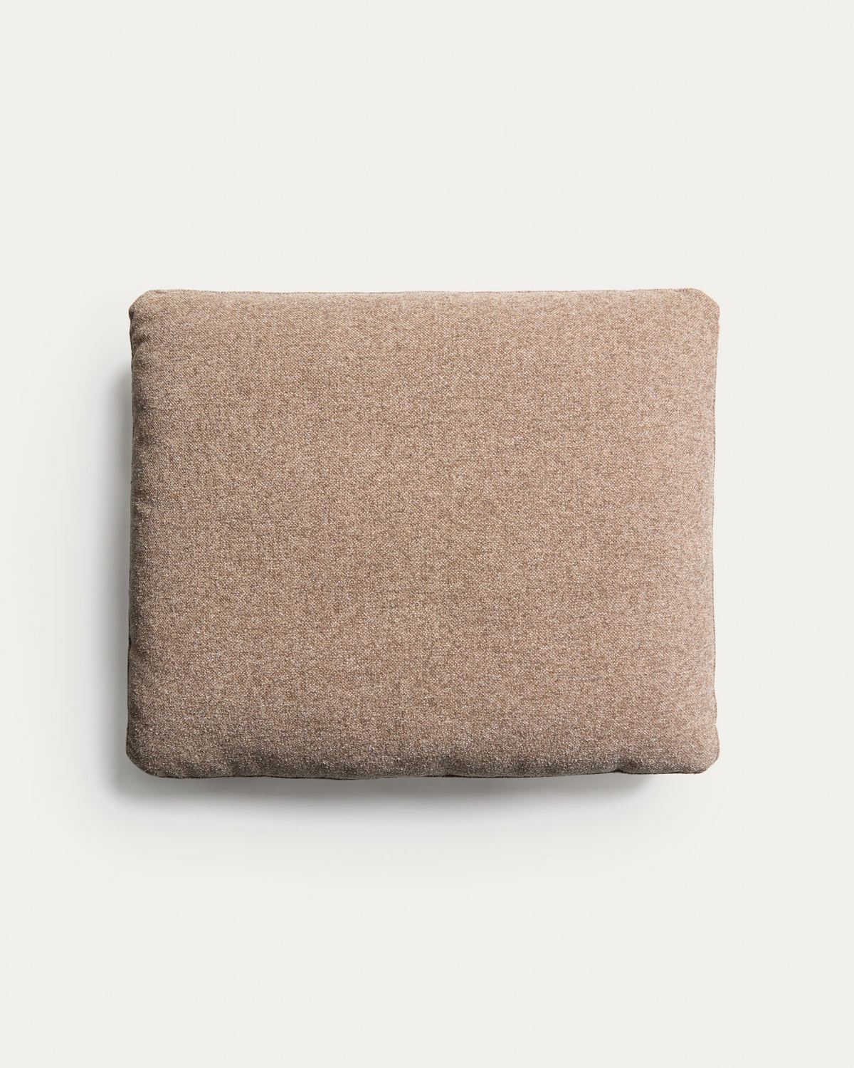 Kissen Blok in brauner Chenille, 50 x 60 cm in Taupe präsentiert im Onlineshop von KAQTU Design AG. Deko Kissen ist von Kave Home