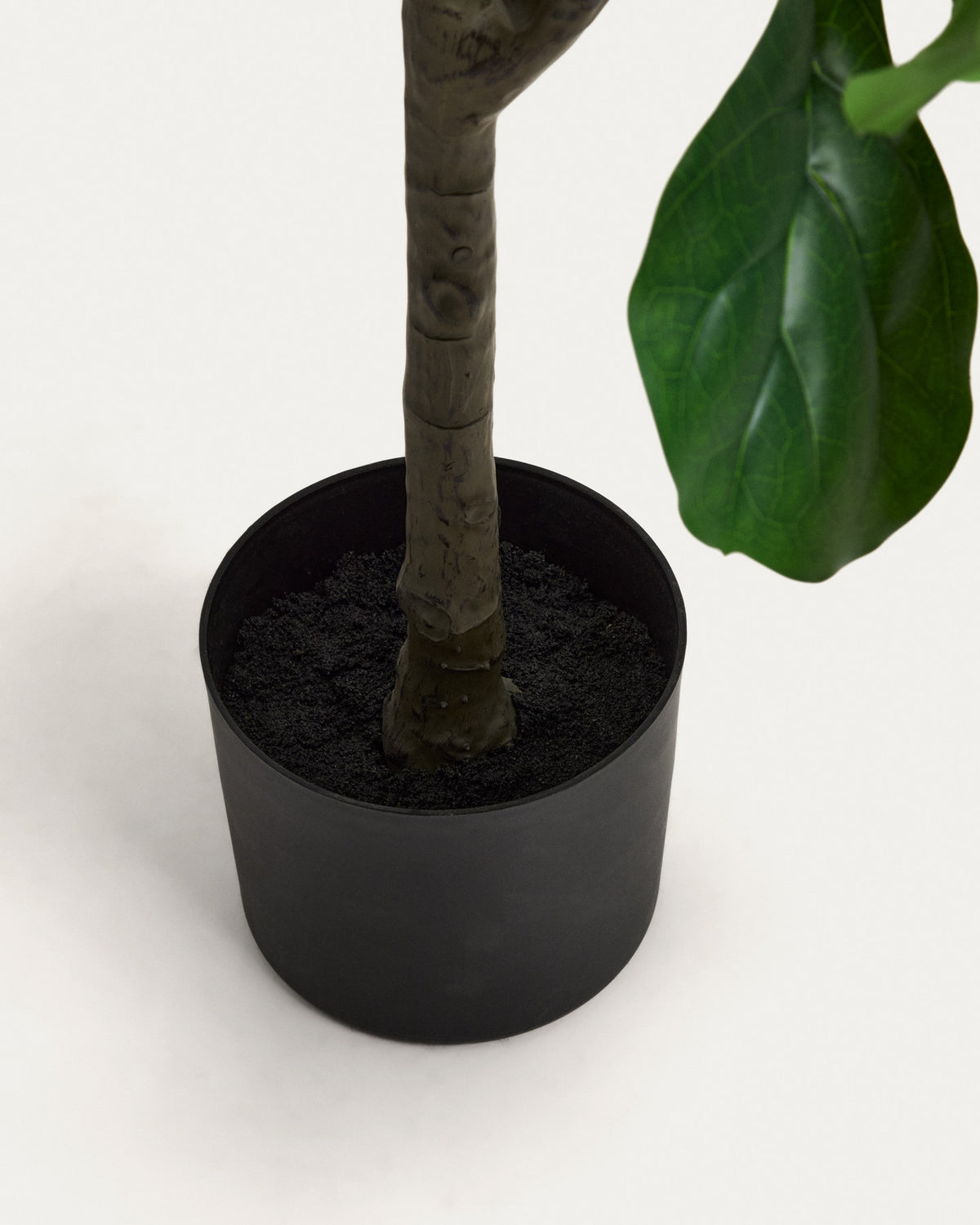 Ficus Kunstpflanze 150 cm in Grün, Schwarz präsentiert im Onlineshop von KAQTU Design AG. Kunstpflanze ist von Kave Home
