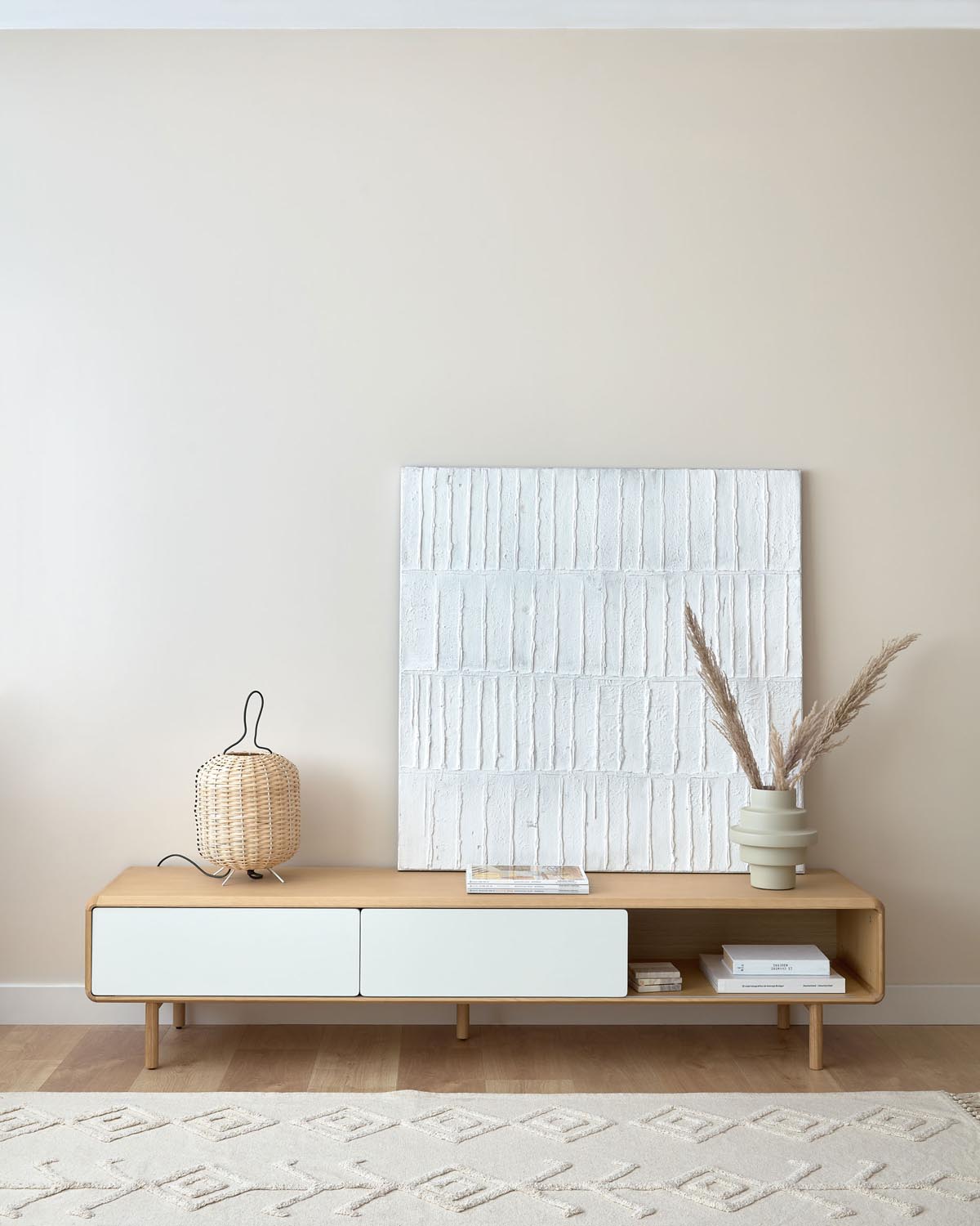 Stilvolles Basilisa Bild in Grau-Weiß, 90x90 cm von Kave Home.
