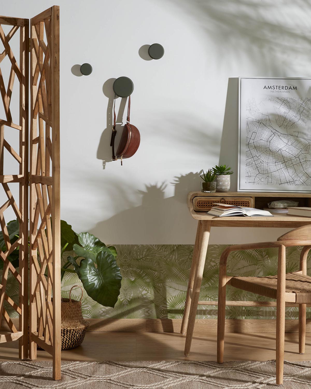 Nadua Set aus 3 Wandhaken aus Massiver Buche mit Finish in Grün in Grün präsentiert im Onlineshop von KAQTU Design AG. Kleiderhaken ist von Kave Home