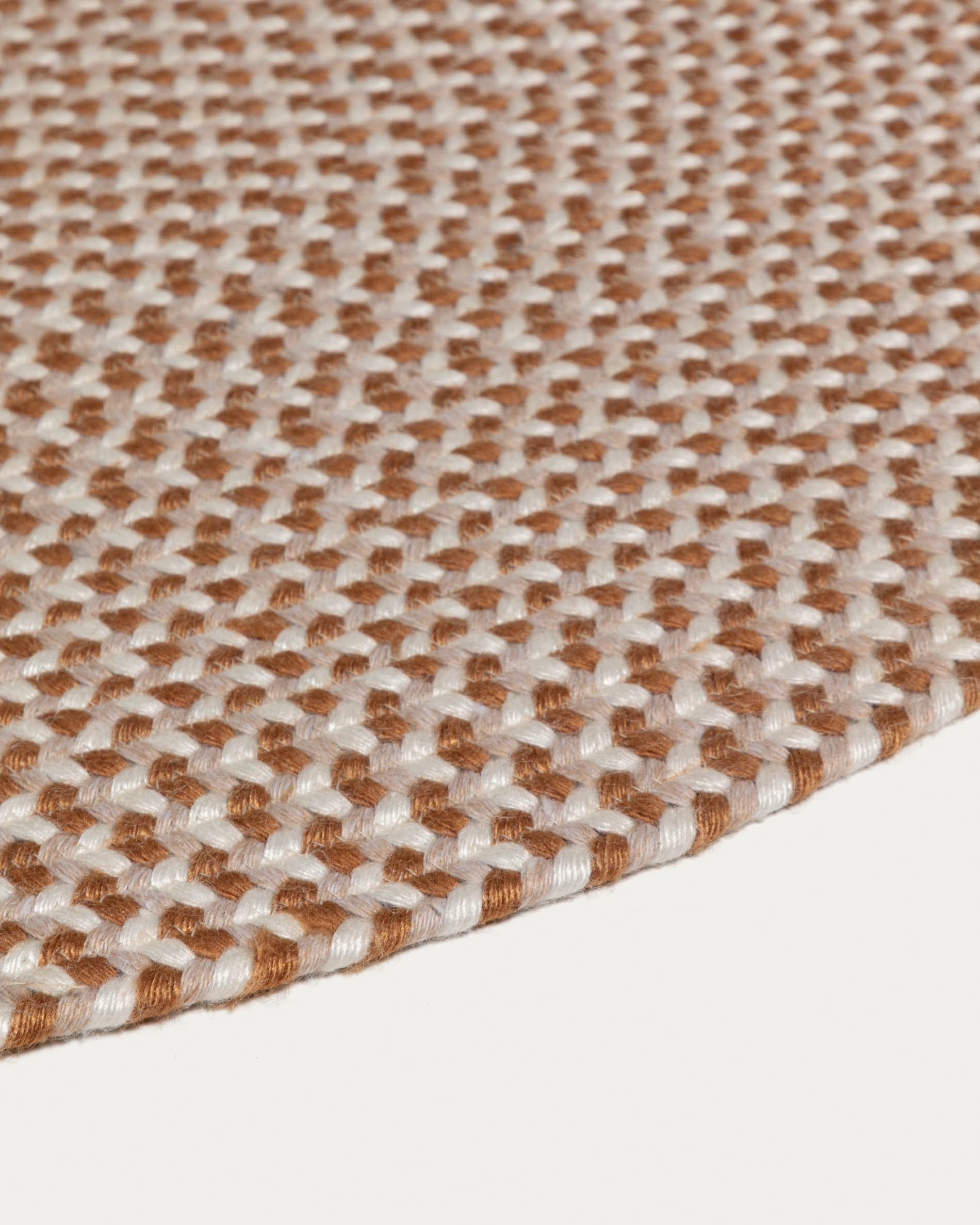 Runder Teppich Rodhe von Kave Home, Ø 150 cm, beige, aus 100% recyceltem PET, stilvoll und nachhaltig für jeden Raum.
