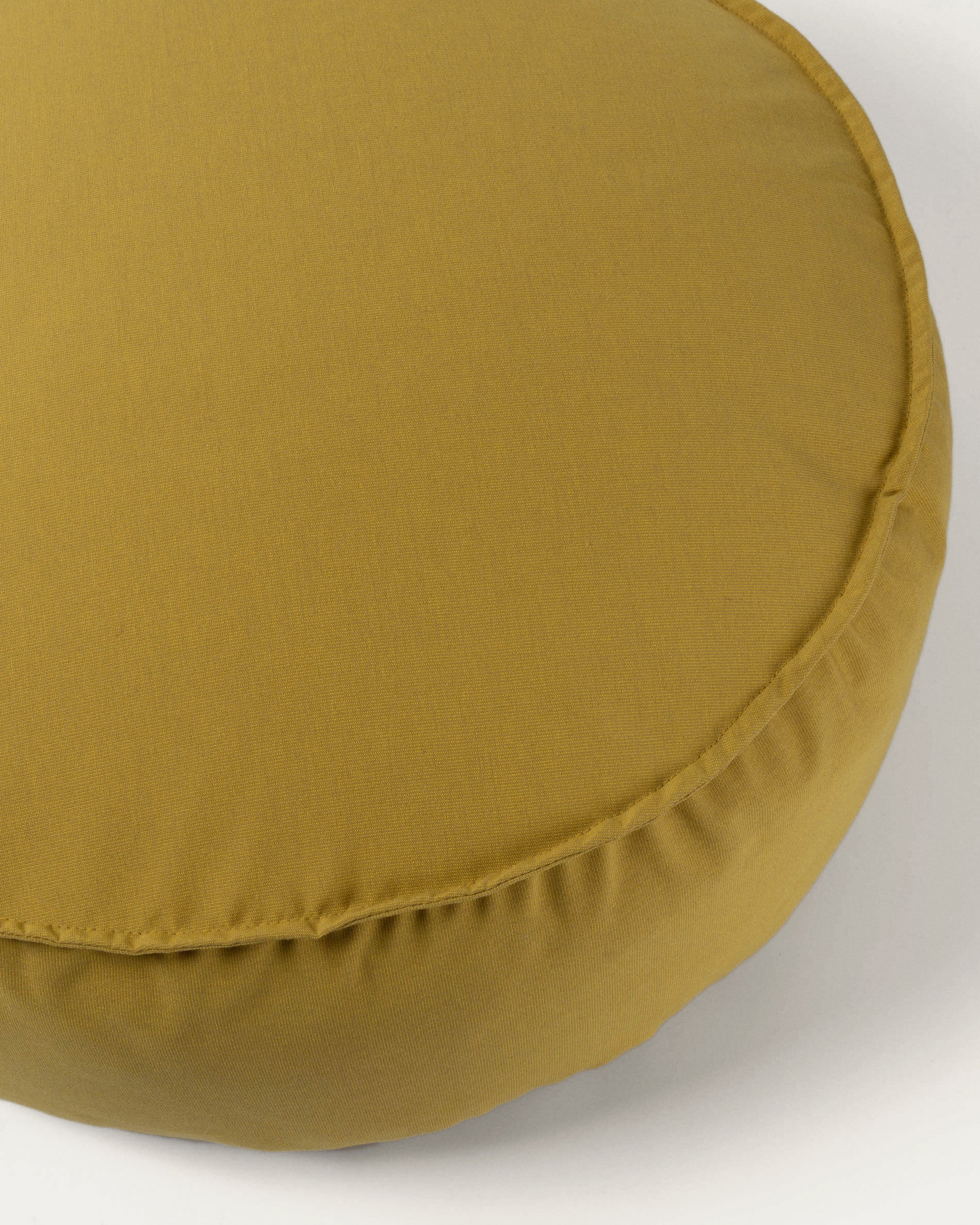 Runder Nedra Pouf Ø 70 cm senfgelb in Senfgelb präsentiert im Onlineshop von KAQTU Design AG. Pouf ist von Kave Home