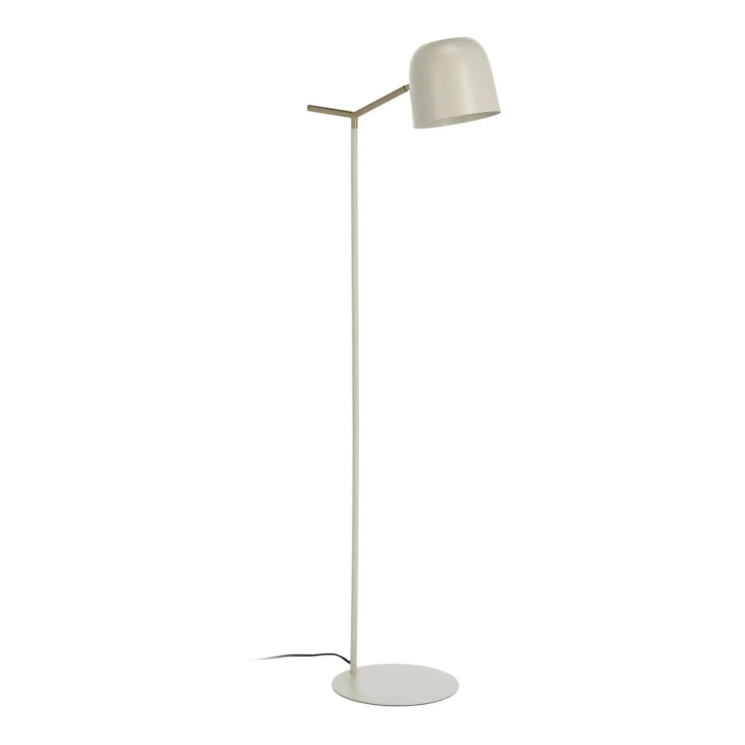 Die Alish Stehlampe von Kave Home: Elegantes, minimalistisches Design aus 100% Stahl, ideal für skandinavische und industrielle Räume.