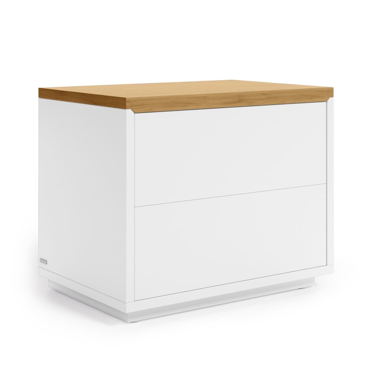 Eleganter Abilen Nachttisch von Kave Home: Eichenfurnier, weiße Schubladen, umweltfreundlich, stilvoller Stauraum.