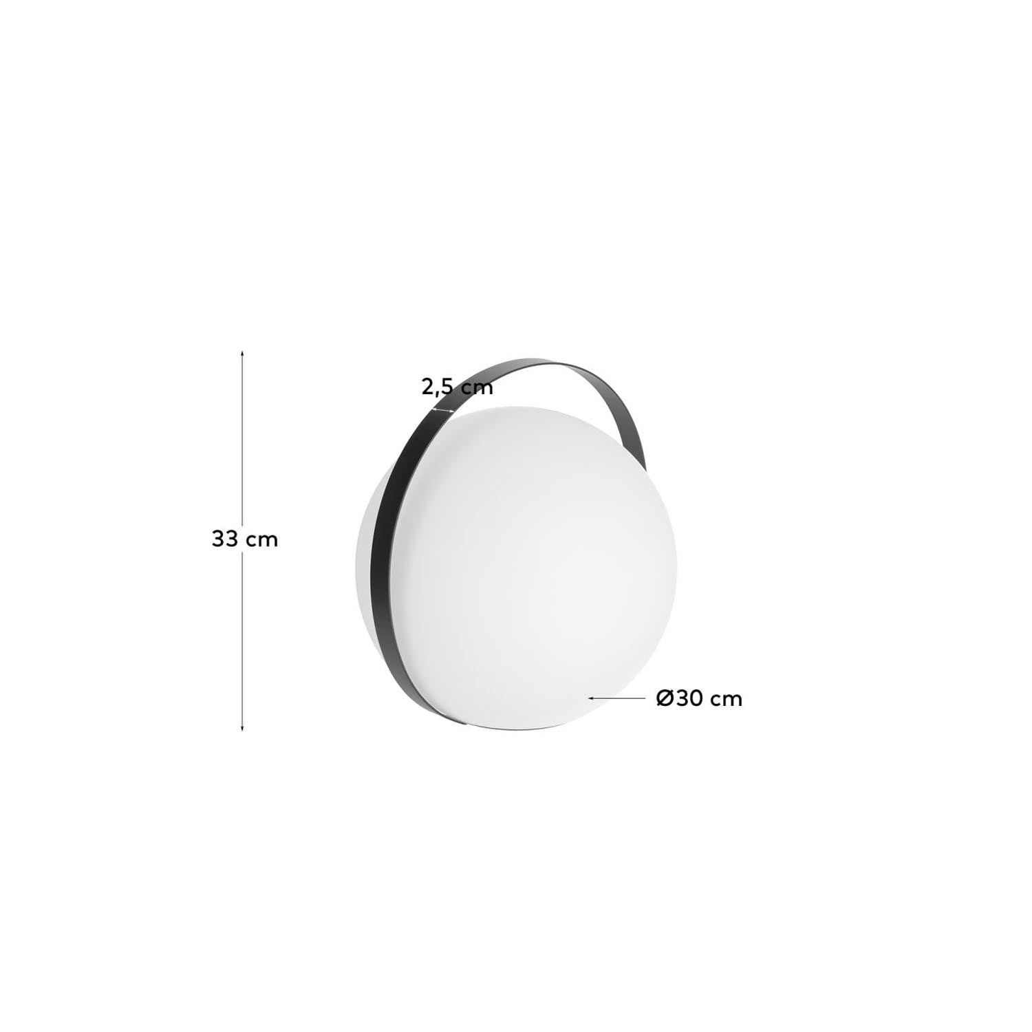 Elegante Dinesh Tischlampe von Kave Home mit praktischem Stahlgriff. Ideal für drinnen und draußen, kabellos und flexibel einsetzbar.