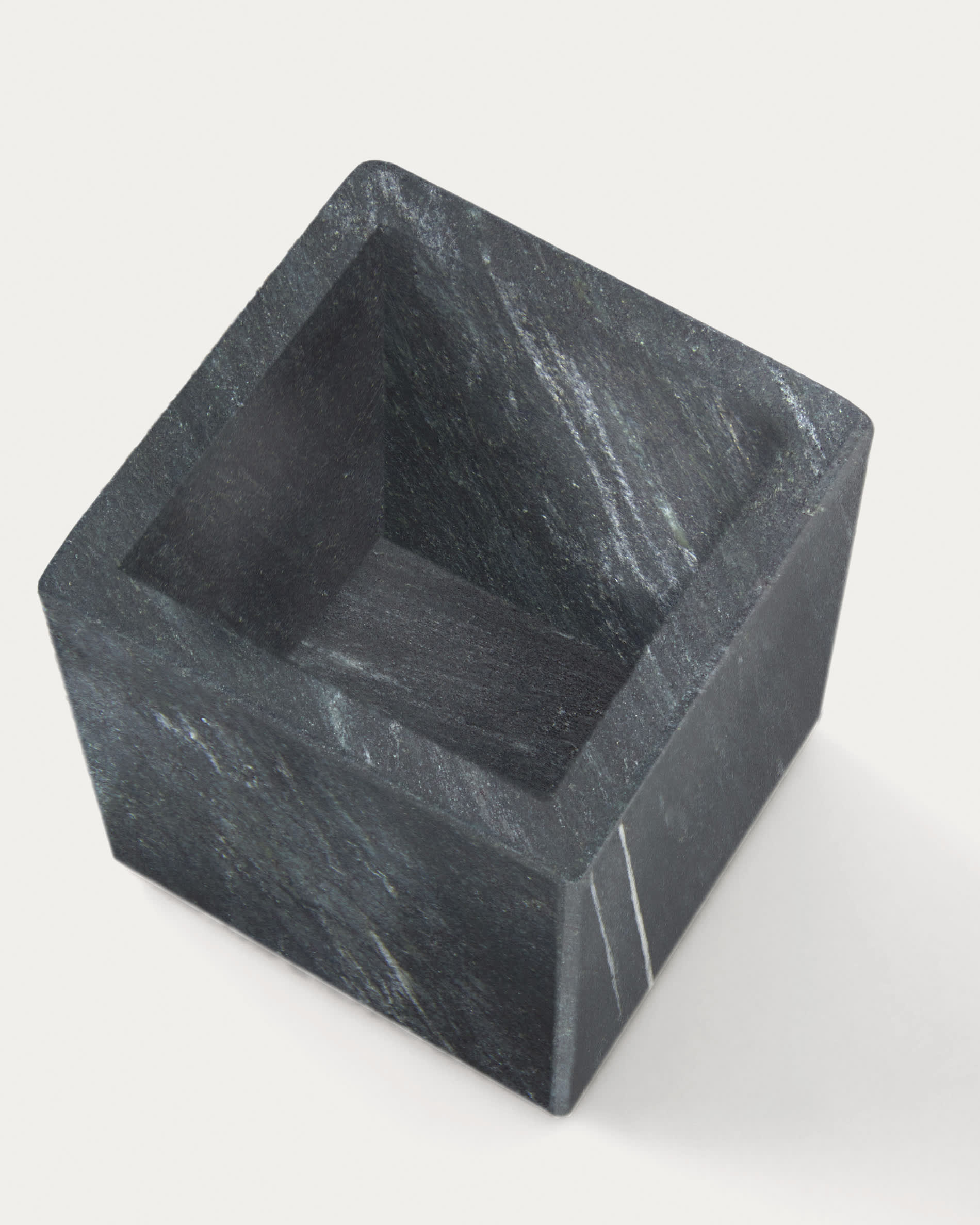 Aixa Zahnbürstenhalter schwarzer Marmor in Mehrfarbig präsentiert im Onlineshop von KAQTU Design AG. Badzubehör ist von Kave Home