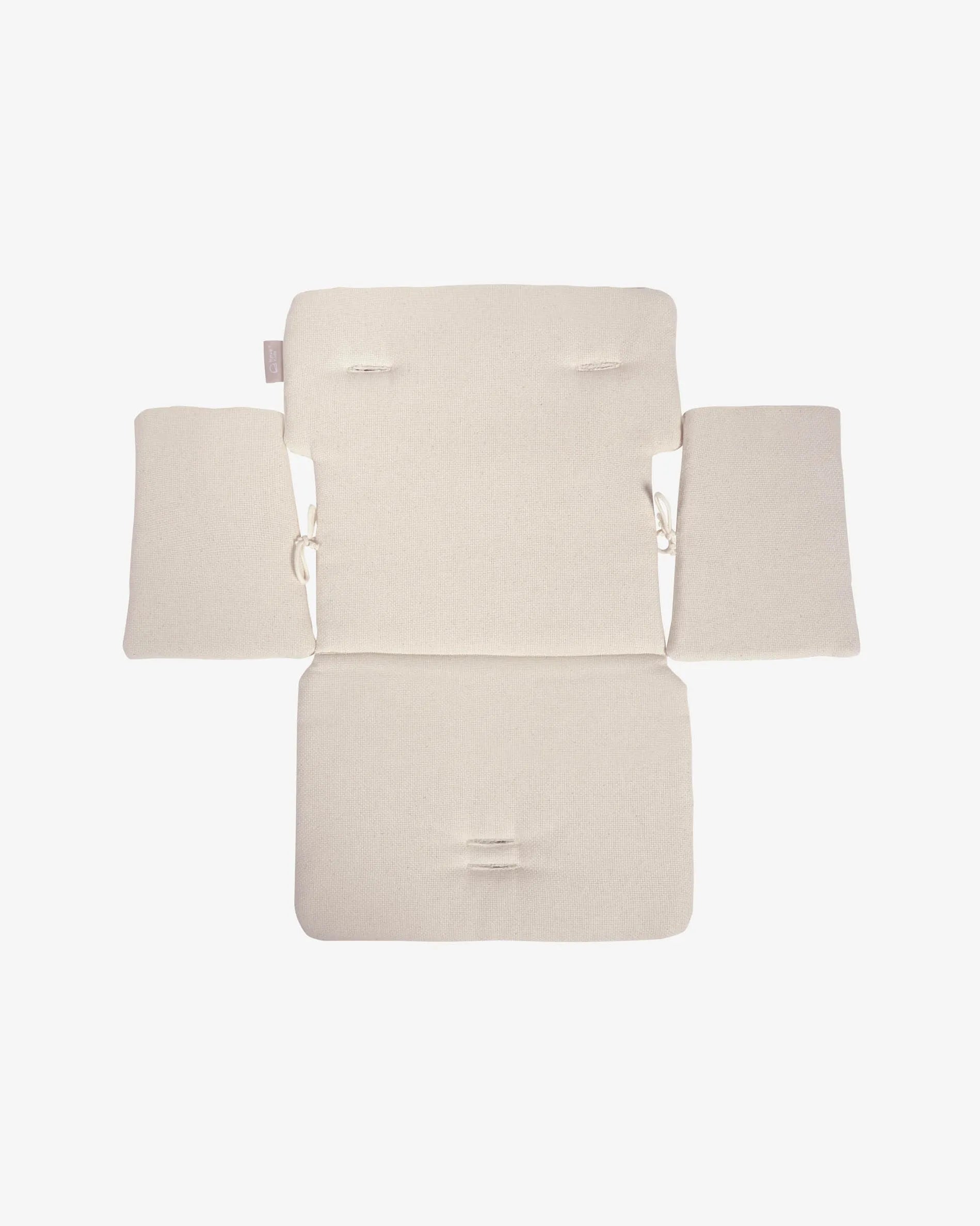 Das Nuun Hochstuhl Kissen von Kave Home bietet Komfort und Schutz aus 100% GOTS-zertifizierter Bio-Baumwolle in natürlichem Design.