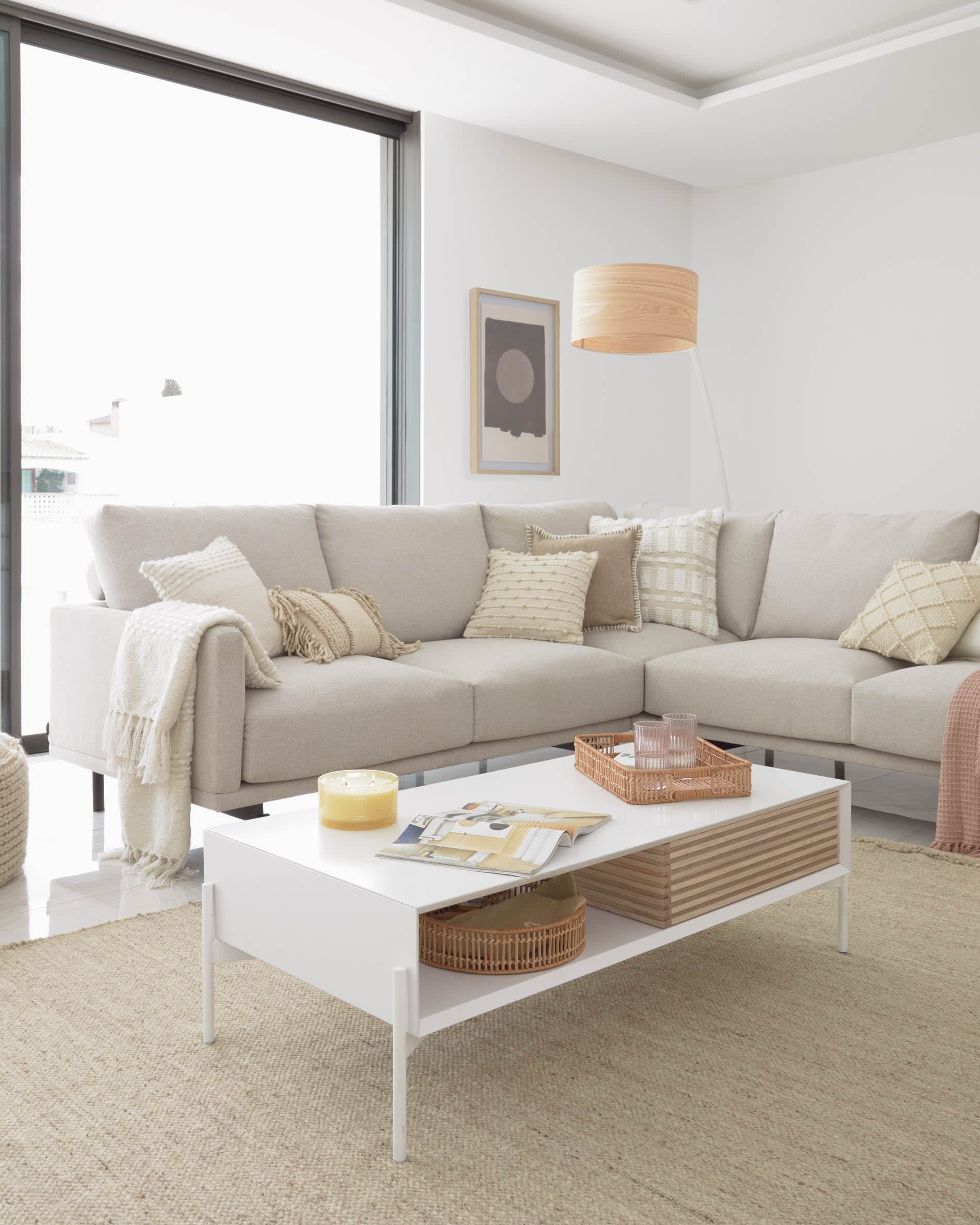 Stilvoller Carime Teppich in sanftem Beige (200 x 300 cm) von Kave Home, perfekt für große Räume und harmonische Einrichtungskonzepte.