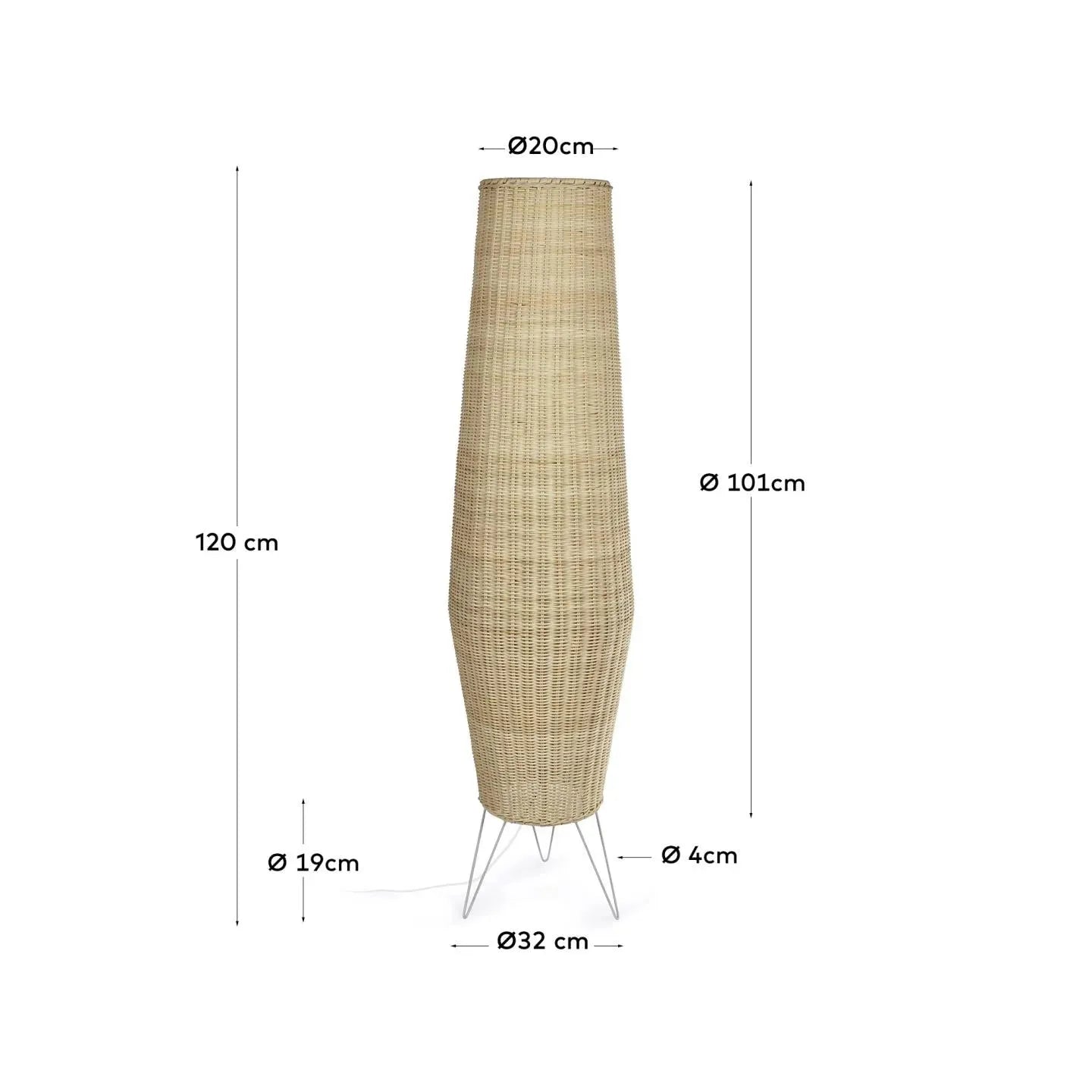 Die Kamaria Stehlampe aus Rattan von Kave Home bringt mit ihrem natürlichen Design und warmem Licht eine gemütliche Stimmung.