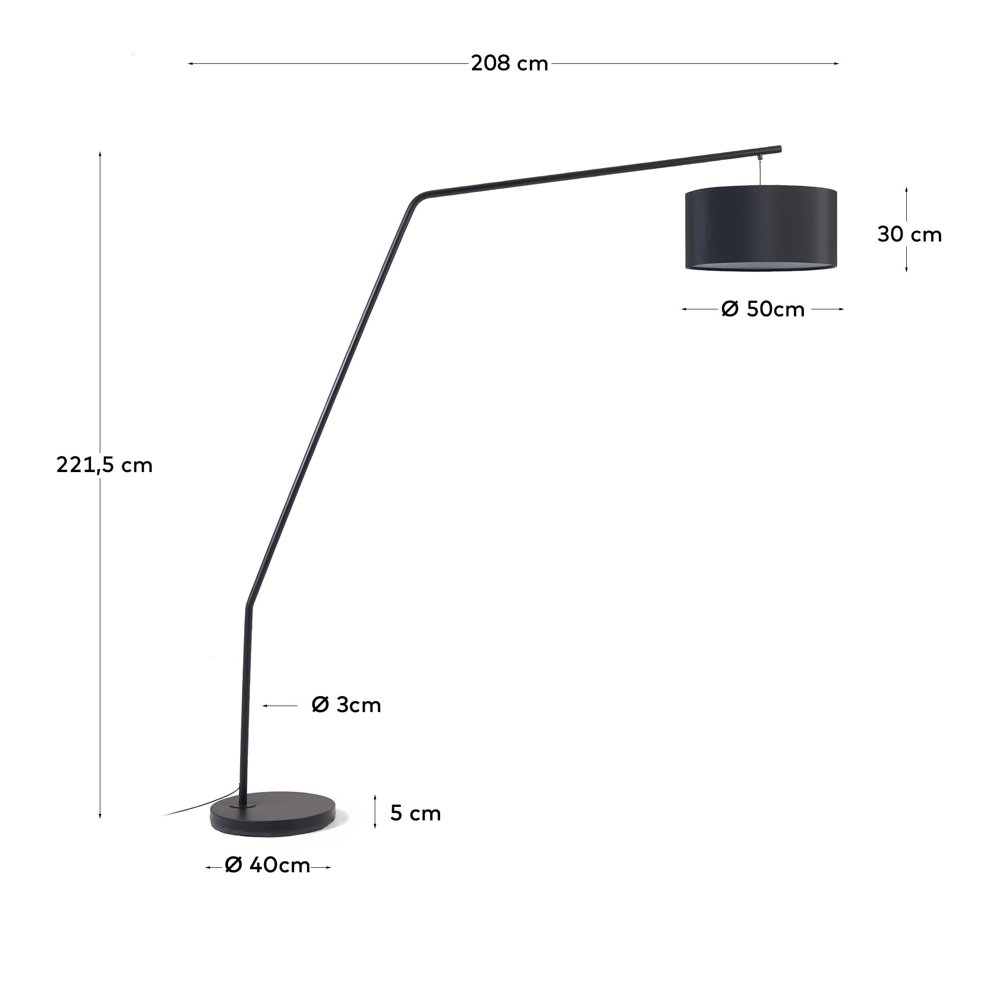 Elegante Ciana Stehlampe aus schwarzem Metall mit Baumwollschirm, ideal für moderne Wohnräume, von Kave Home.