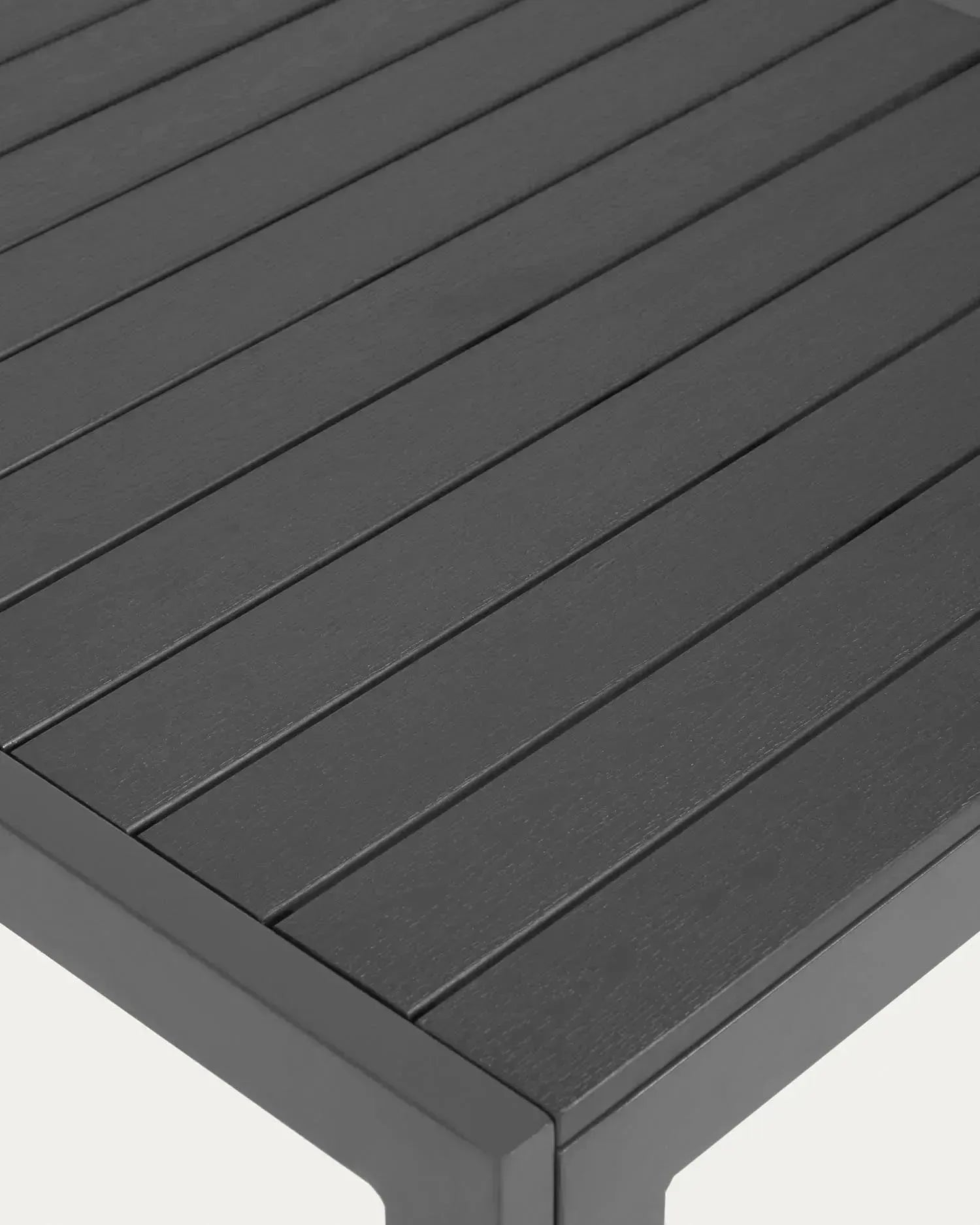 Moderner Sirley Gartentisch aus schwarzem Aluminium, 70x70 cm, ideal für stilvolle Außenbereiche, robust und wetterfest.