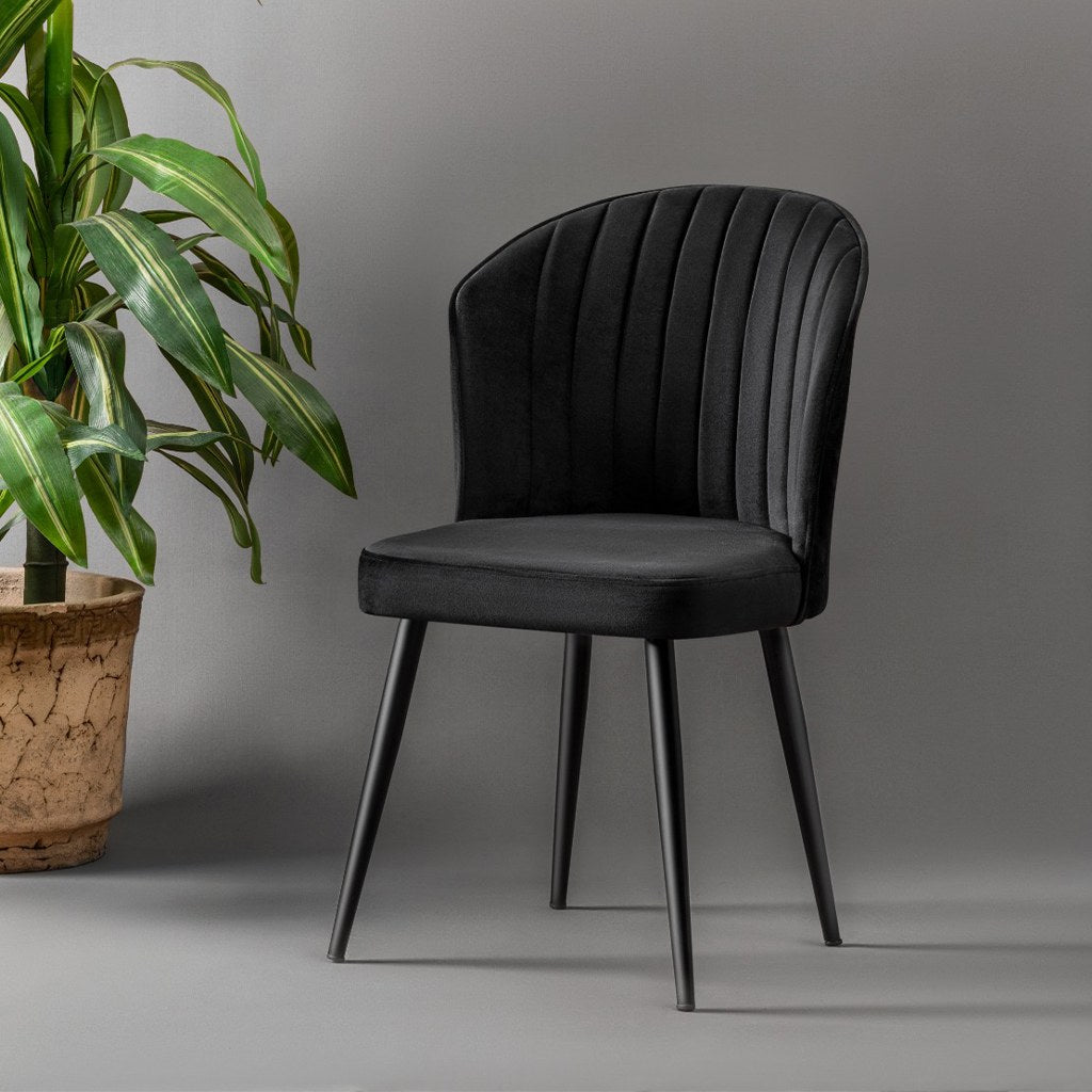 Rubi - Black in Schwarz präsentiert im Onlineshop von KAQTU Design AG. Stuhl ist von Hanah Home