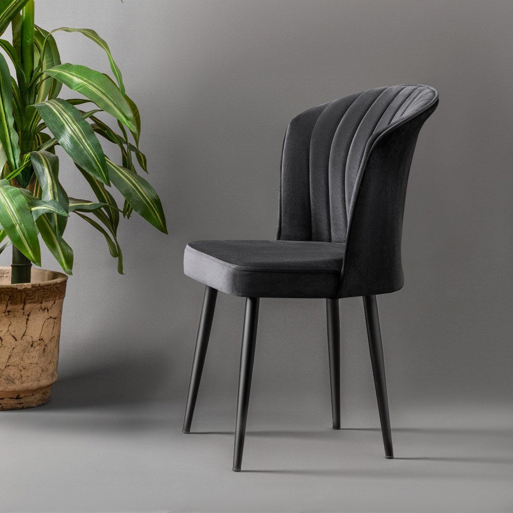 Rubi - Black in Schwarz präsentiert im Onlineshop von KAQTU Design AG. Stuhl ist von Hanah Home