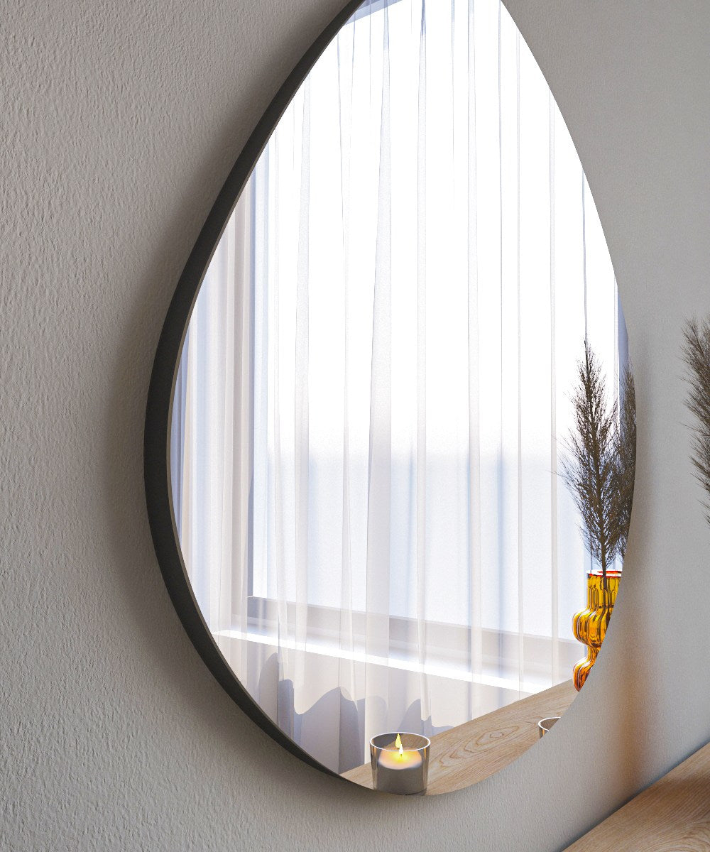 Besso - Black in Schwarz präsentiert im Onlineshop von KAQTU Design AG. Spiegel ist von Hanah Home