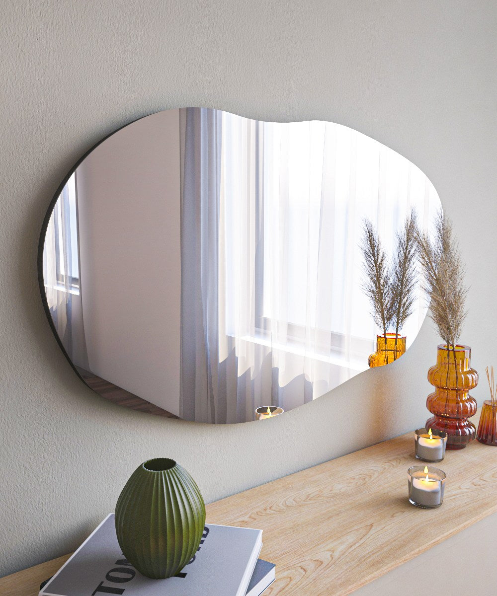 Lossa - Black in Schwarz präsentiert im Onlineshop von KAQTU Design AG. Spiegel ist von Hanah Home