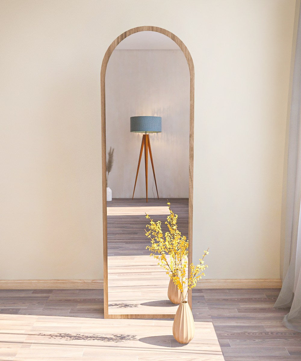 Emma Spiegel - Walnuss in Walnuss präsentiert im Onlineshop von KAQTU Design AG. Wandspiegel ist von Hanah Home