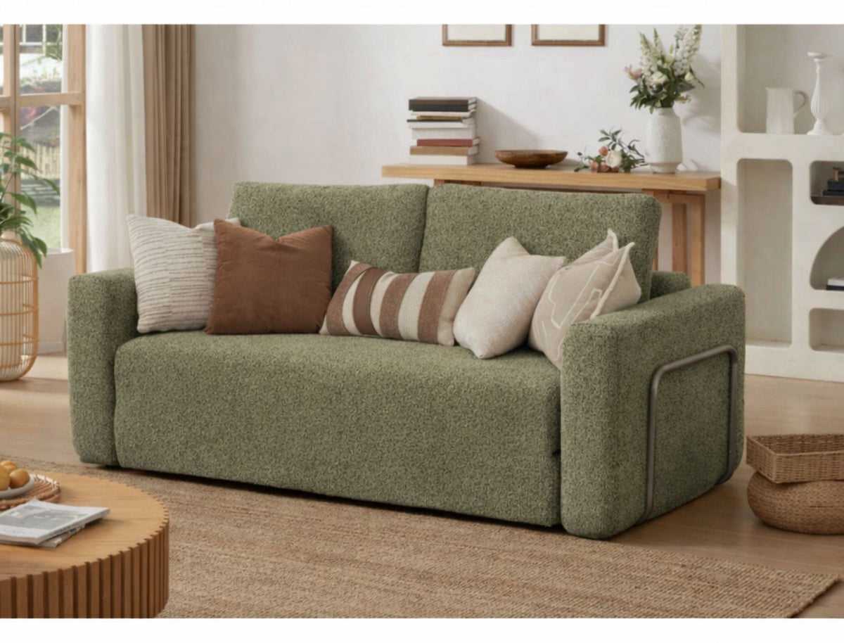 Grünes 2-Sitzer Schlafsofa Wello Doppel aus Bouclé-Stoff mit Armlehnen, kompakter Form und ausklappbarer Liegefläche, Hersteller Hanah Home.