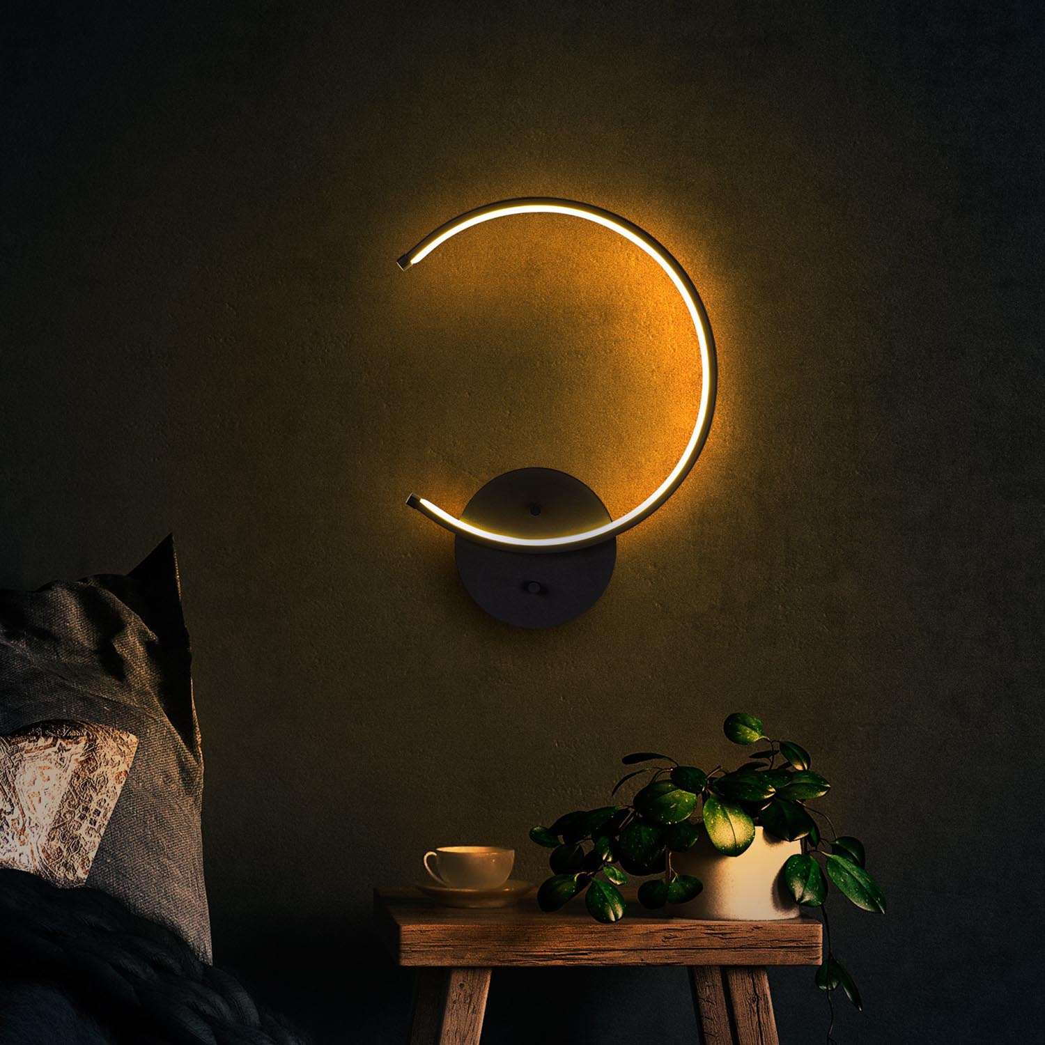 Moon - 13328 in Schwarz präsentiert im Onlineshop von KAQTU Design AG. Wandleuchte ist von Opviq