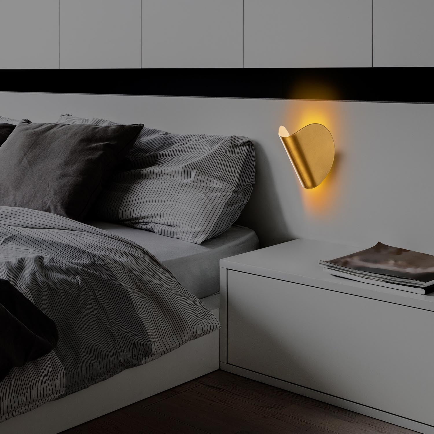 Heybe - 13624 in Gold präsentiert im Onlineshop von KAQTU Design AG. Wandleuchte ist von Opviq