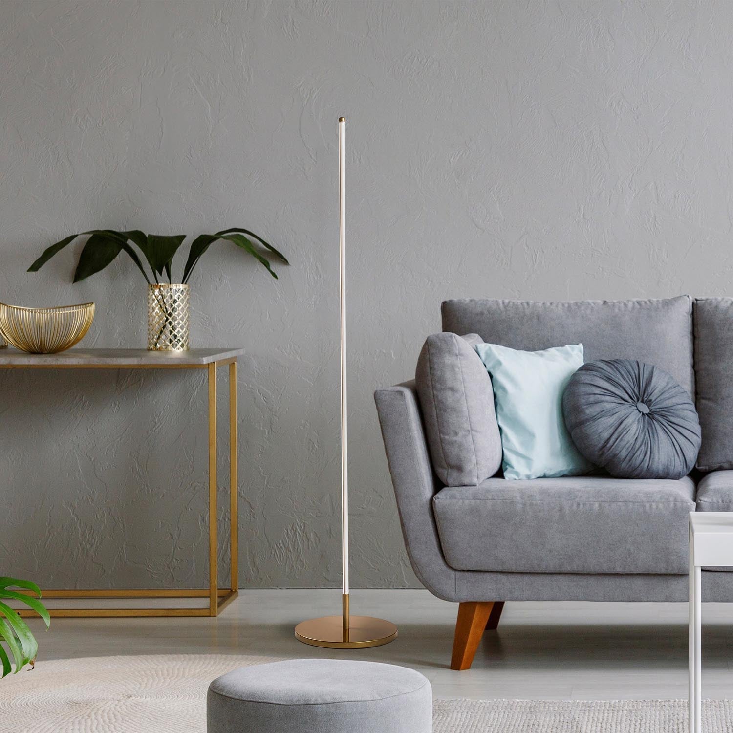 Only - 13318 in Gold präsentiert im Onlineshop von KAQTU Design AG. Stehleuchte ist von Opviq