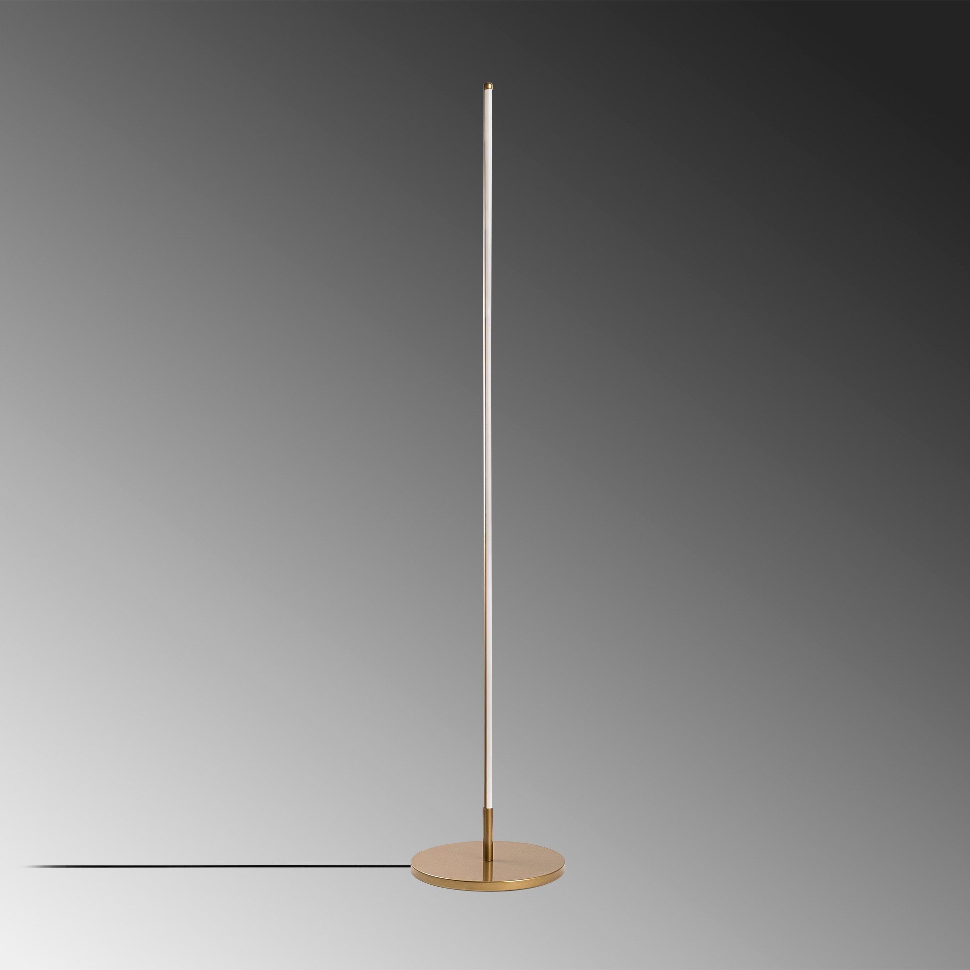 Only - 13318 in Gold präsentiert im Onlineshop von KAQTU Design AG. Stehleuchte ist von Opviq