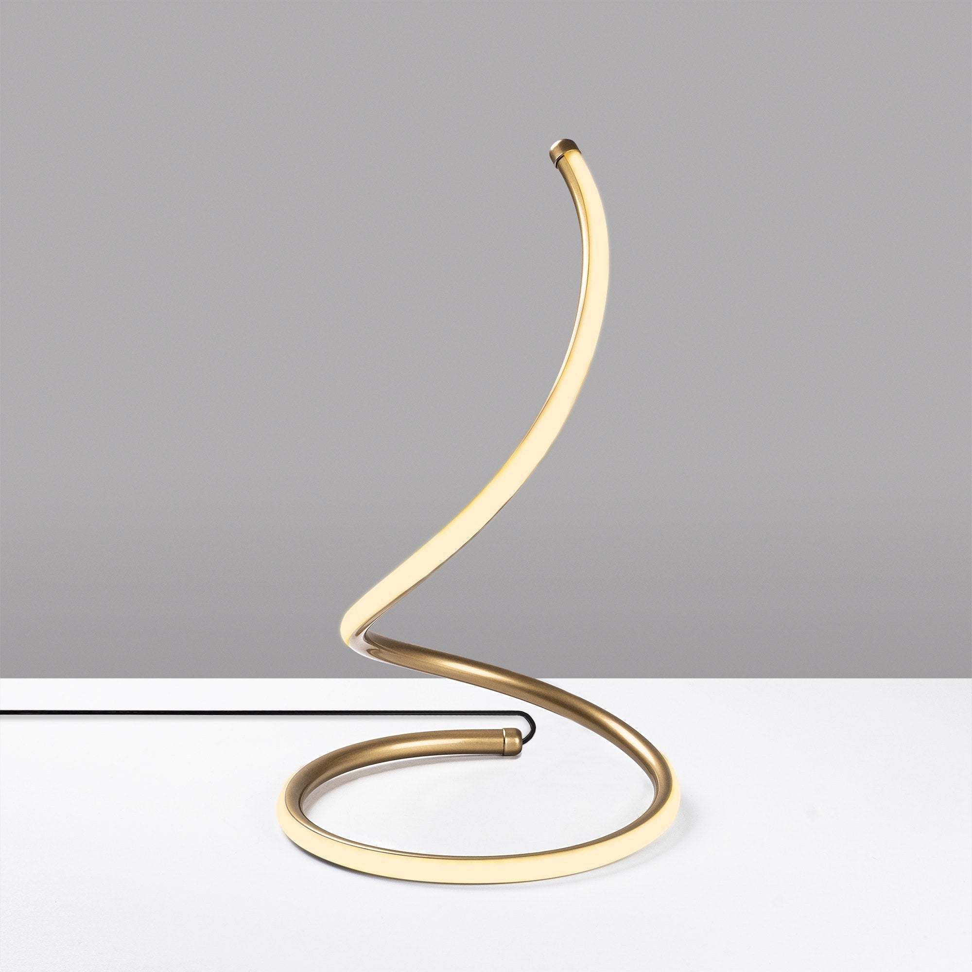 Yay - 13287 in Gold präsentiert im Onlineshop von KAQTU Design AG. Tischleuchte ist von Opviq