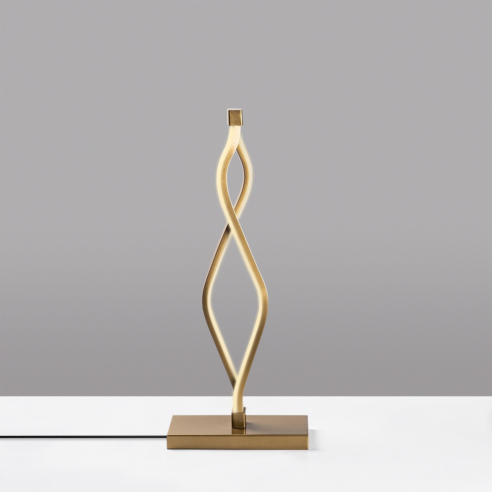 Zozo - 13292 in Gold präsentiert im Onlineshop von KAQTU Design AG. Tischleuchte ist von Opviq