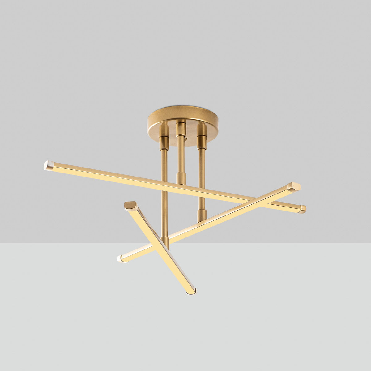 Ledflower Deckenleuchte - Gold in Gold präsentiert im Onlineshop von KAQTU Design AG. Deckenleuchte ist von Opviq