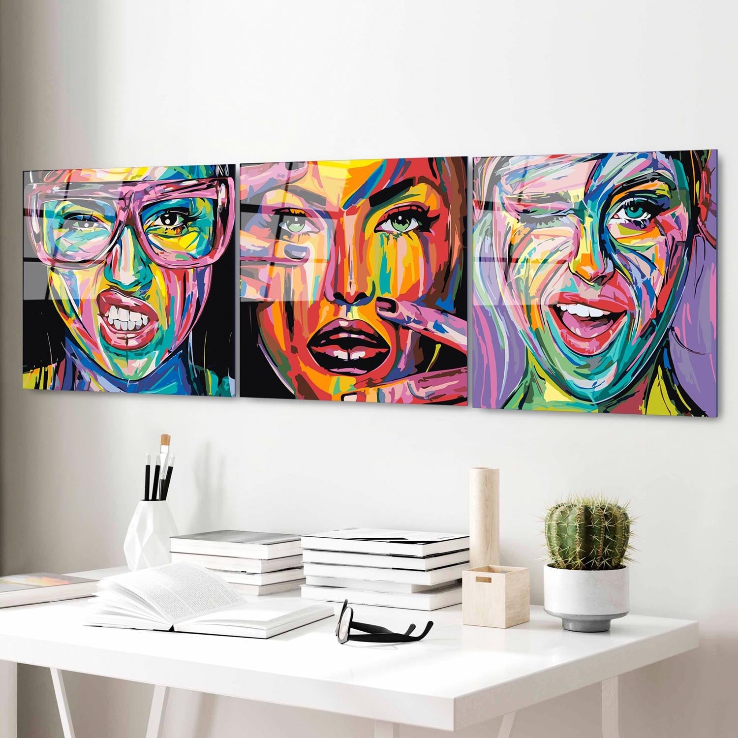 UV-852 - 50 x 50 in Mehrfarbig präsentiert im Onlineshop von KAQTU Design AG. Bild ist von Wallity
