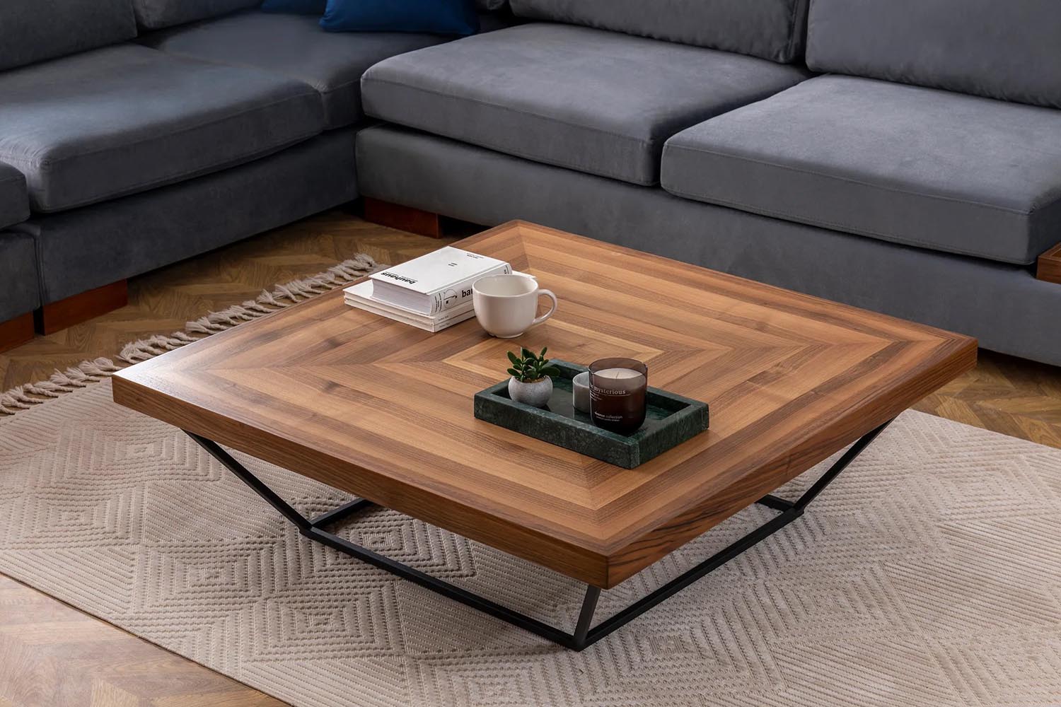 Cora - Walnut in Walnuss präsentiert im Onlineshop von KAQTU Design AG. Beistelltisch ist von Hanah Home