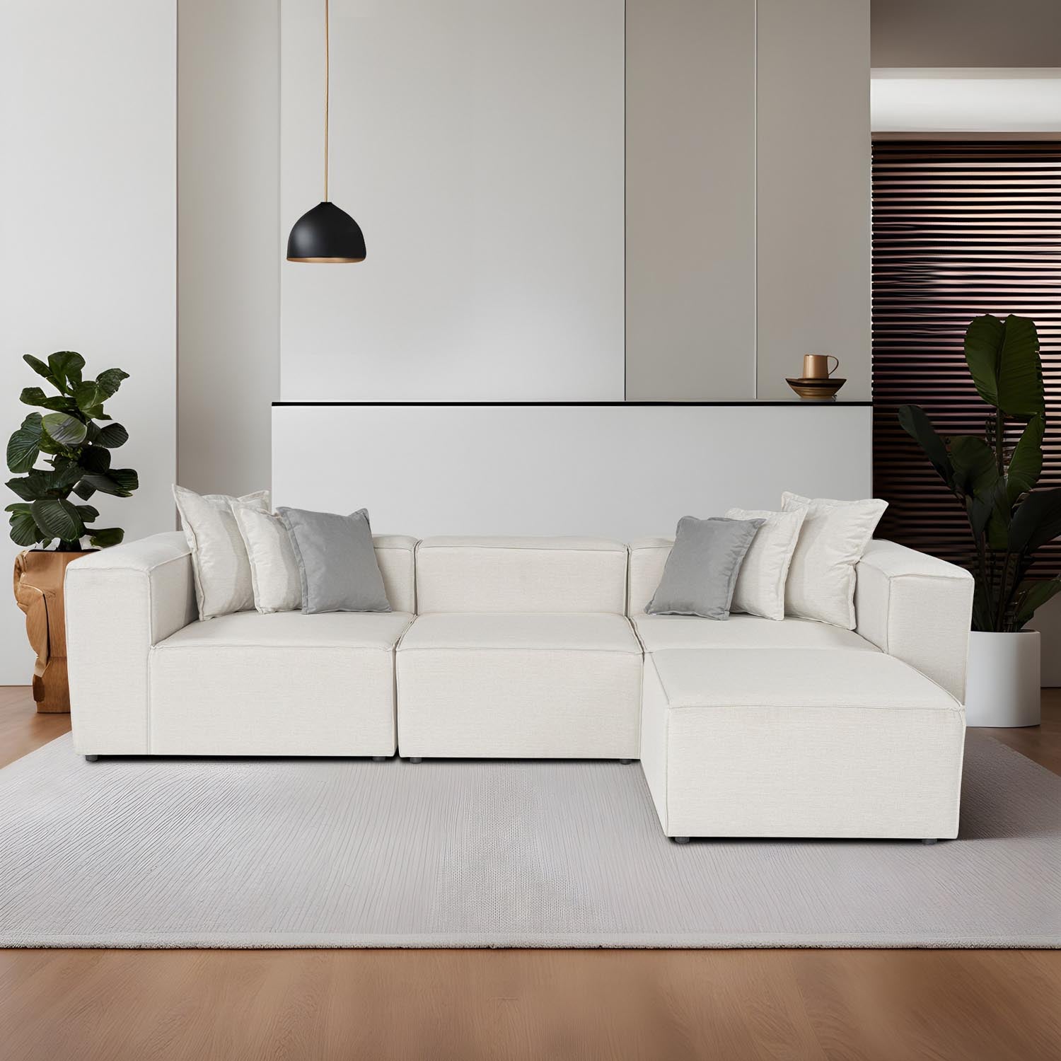 Frida 4 - Ecru in Ecru präsentiert im Onlineshop von KAQTU Design AG. Ecksofa ist von Atelier Del Sofa