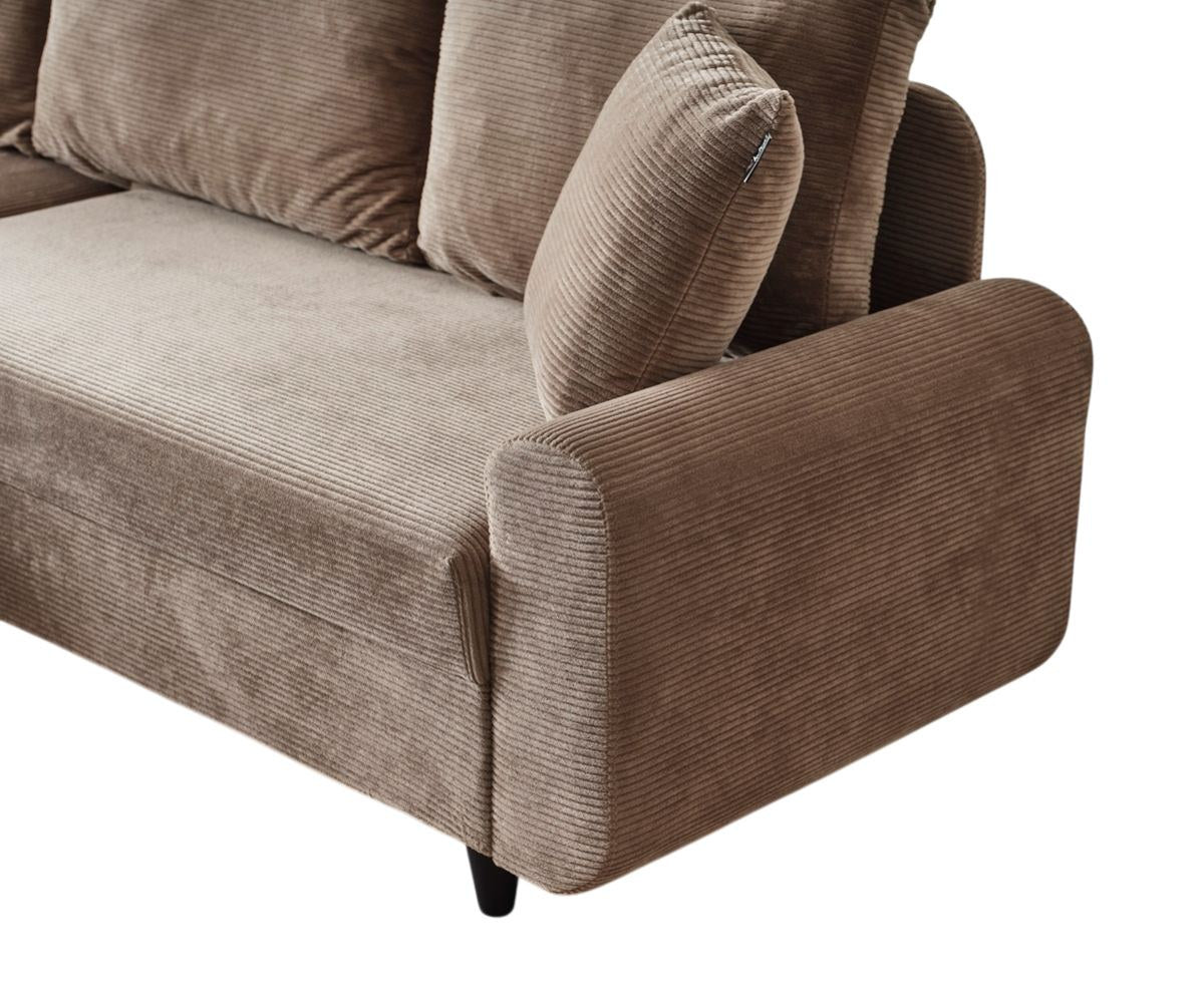 Braunes Ecksofa Flavia von Hanah Home mit Polyester-Bezug in Leinenstruktur, Metallgestell und Kunststoffbeinen, Masse 230x125x72 cm.