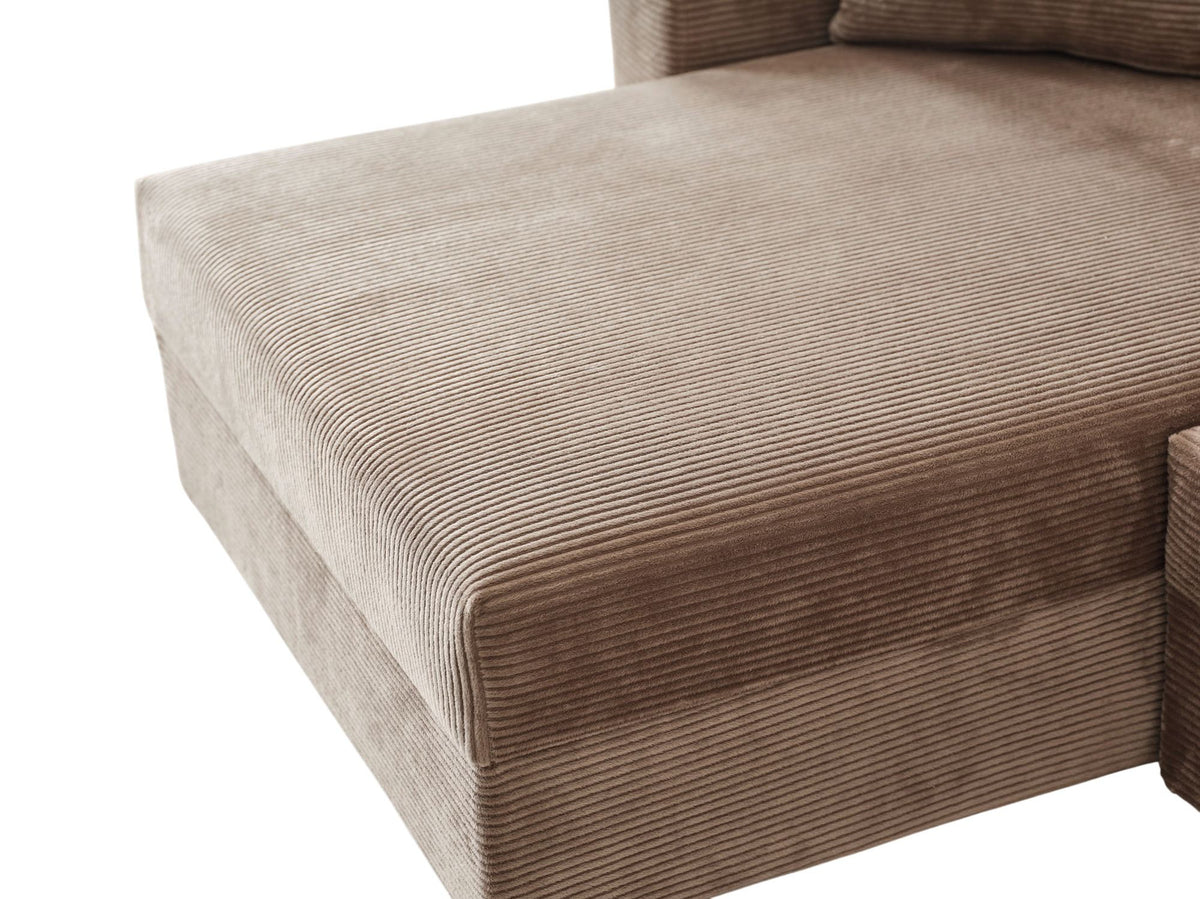 Braunes Ecksofa Flavia von Hanah Home mit Polyester-Bezug in Leinenstruktur, Metallgestell und Kunststoffbeinen, Masse 230x125x72 cm.