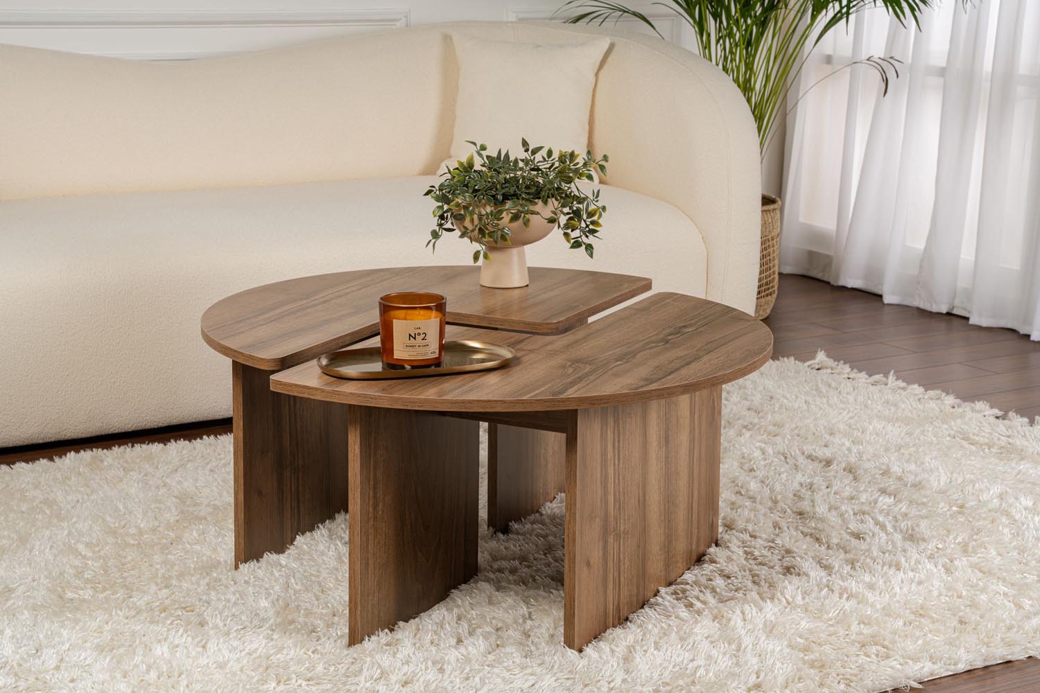 Moira - Walnut in Walnuss präsentiert im Onlineshop von KAQTU Design AG. Beistelltisch ist von Nordure