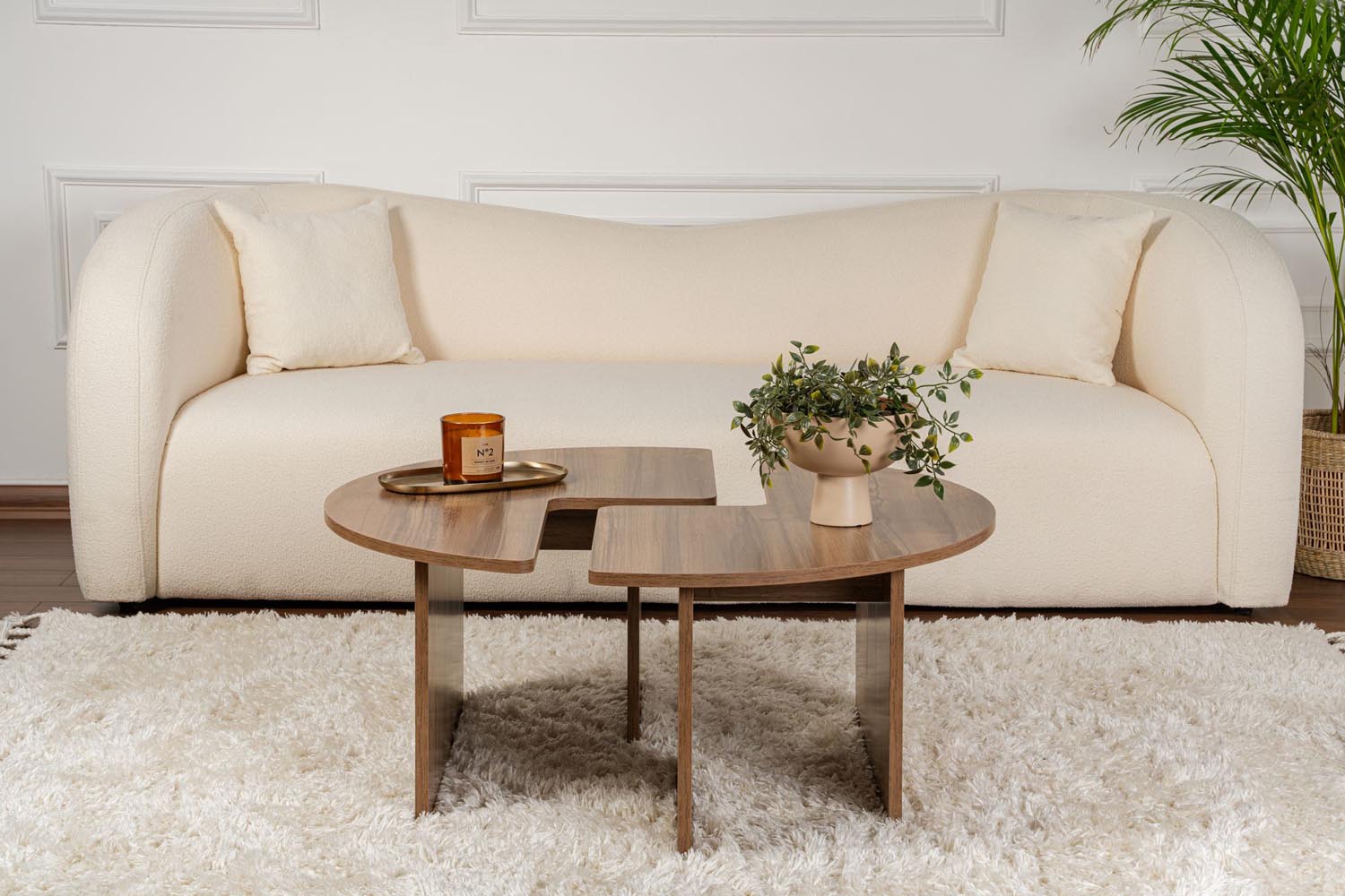Moira - Walnut in Walnuss präsentiert im Onlineshop von KAQTU Design AG. Beistelltisch ist von Nordure