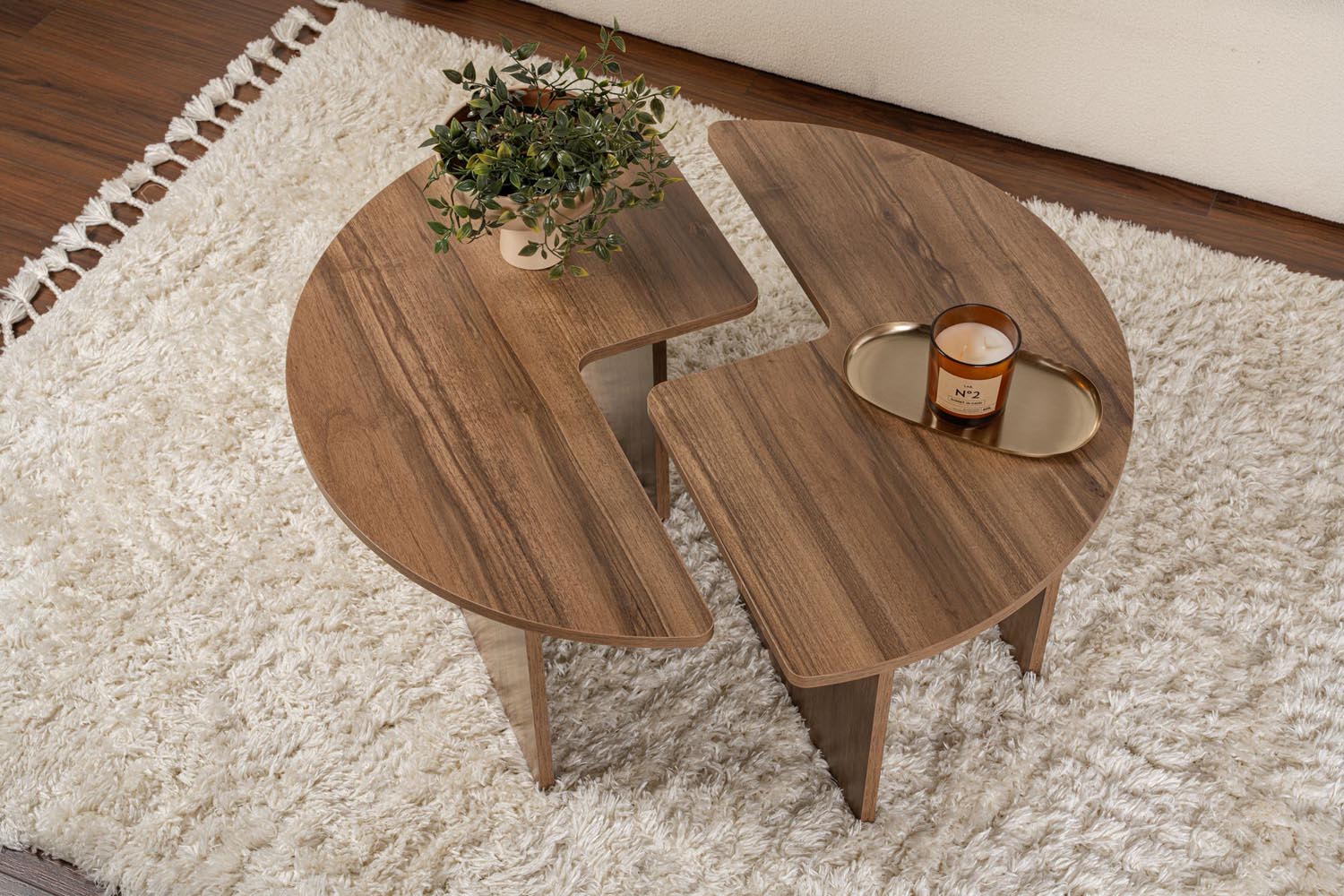 Moira - Walnut in Walnuss präsentiert im Onlineshop von KAQTU Design AG. Beistelltisch ist von Nordure