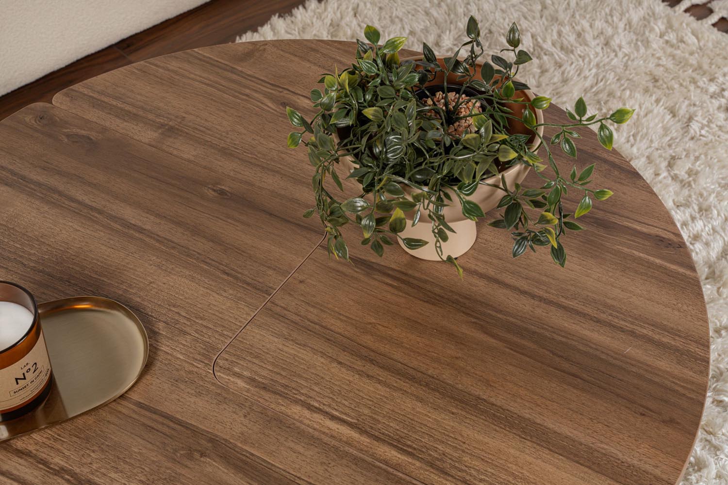Moira - Walnut in Walnuss präsentiert im Onlineshop von KAQTU Design AG. Beistelltisch ist von Nordure