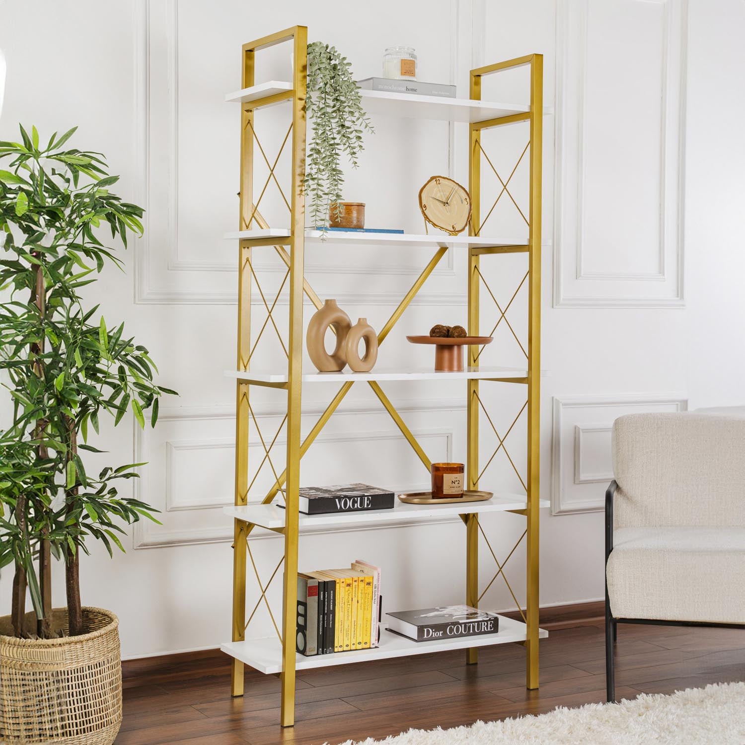 Elysian - White, Gold in Weisses Gold präsentiert im Onlineshop von KAQTU Design AG. Bücherregal ist von Nordure