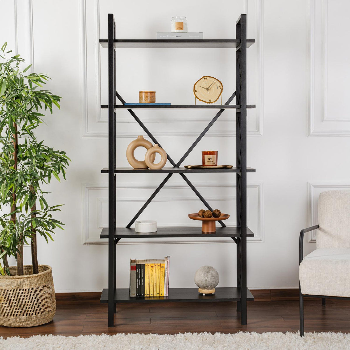 Elysian Bücherregal - Holz Schwarz
 Schwarz in Holz Schwarz / Schwarz präsentiert im Onlineshop von KAQTU Design AG. Bücherregal ist von Nordure
