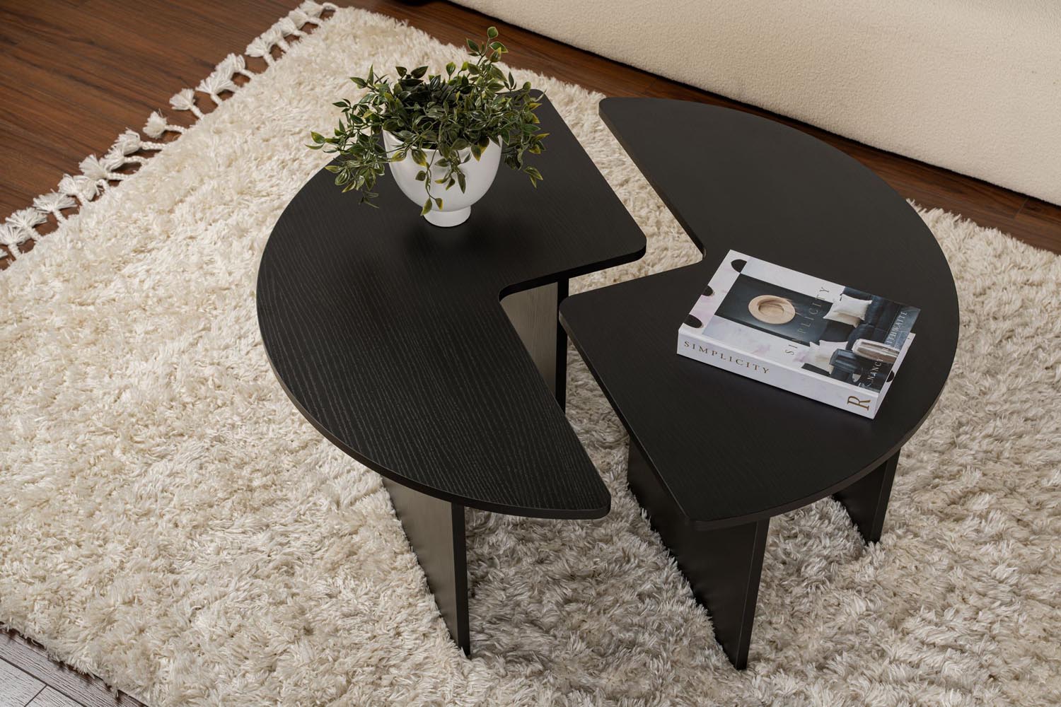 Moira - Wood Black in Holz Schwarz präsentiert im Onlineshop von KAQTU Design AG. Beistelltisch ist von Nordure
