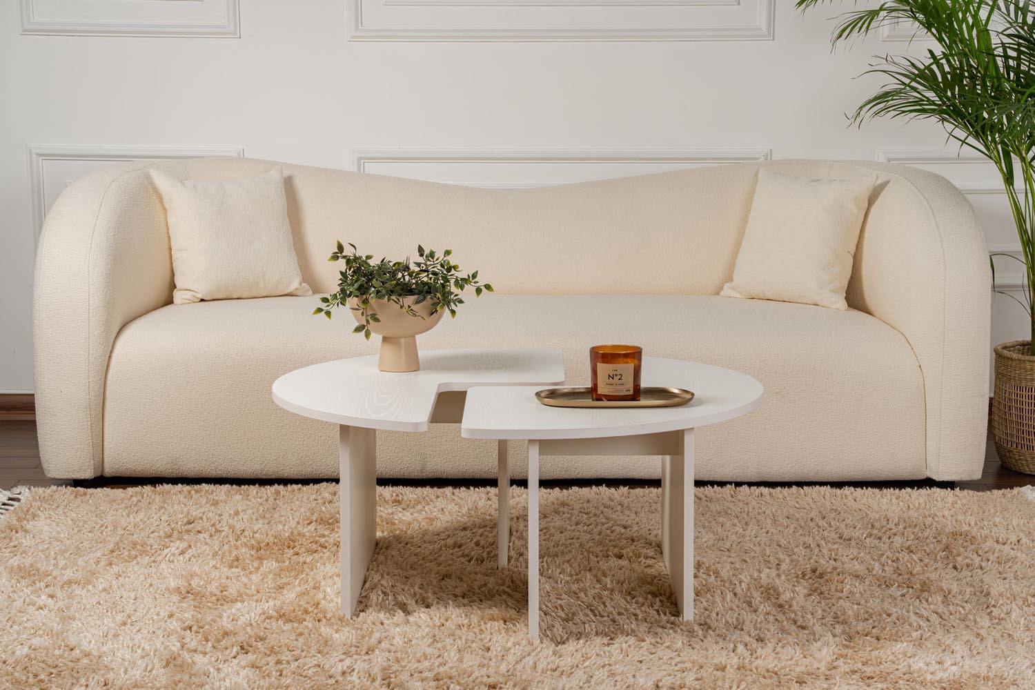Moira - Wood White in Holzweiss präsentiert im Onlineshop von KAQTU Design AG. Beistelltisch ist von Nordure