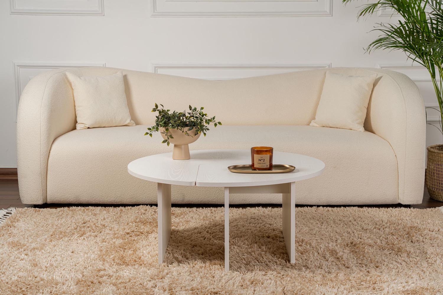 Moira - Wood White in Holzweiss präsentiert im Onlineshop von KAQTU Design AG. Beistelltisch ist von Nordure