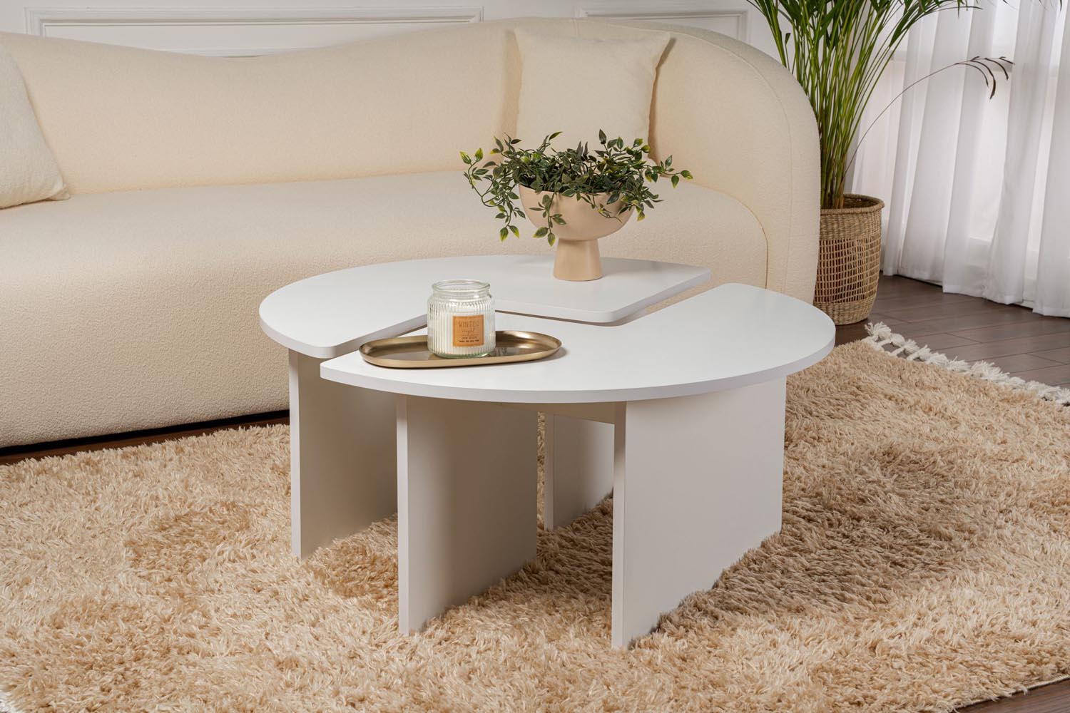 Moira - Natural White in Natürliches Weiss präsentiert im Onlineshop von KAQTU Design AG. Beistelltisch ist von Nordure