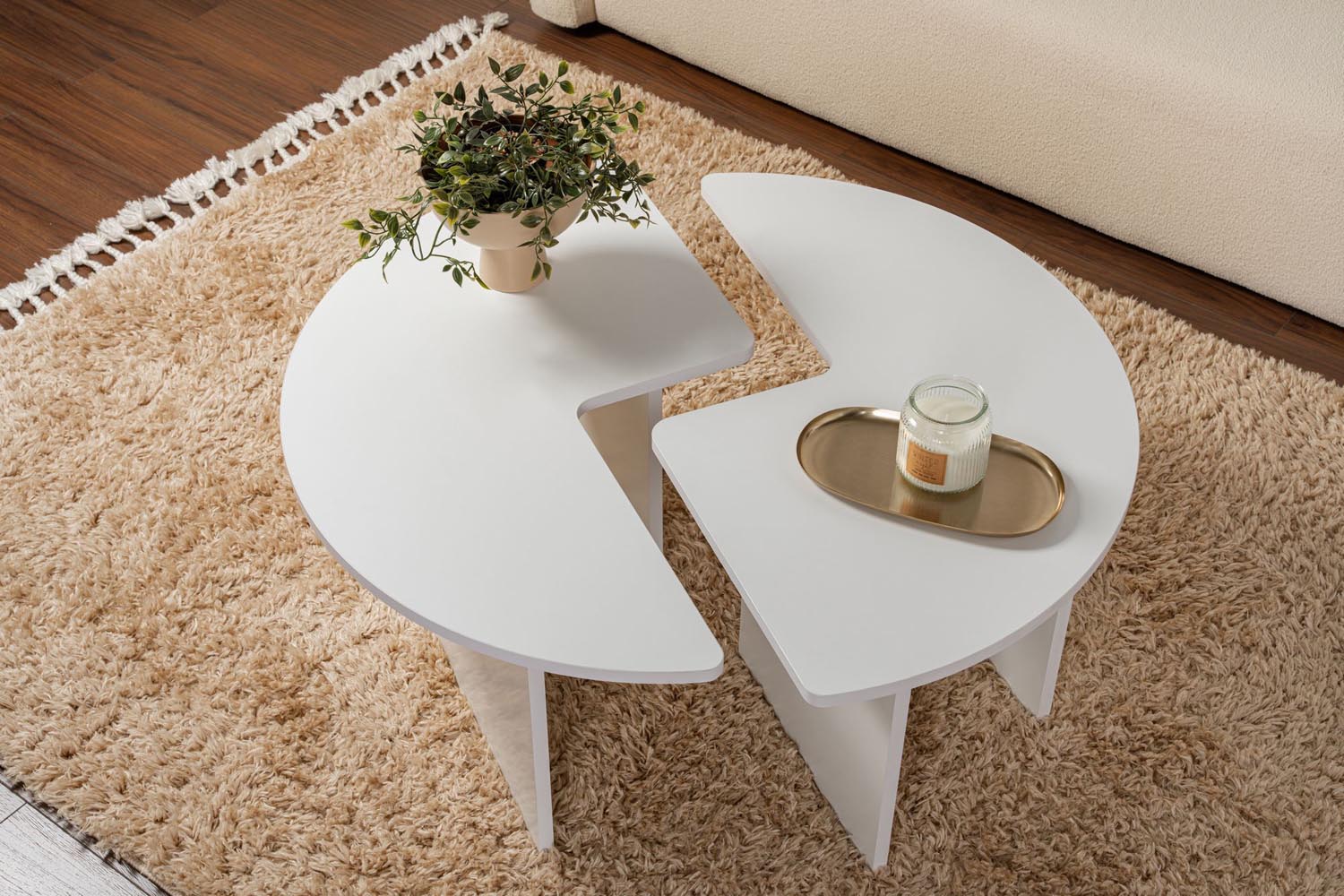 Moira - Natural White in Natürliches Weiss präsentiert im Onlineshop von KAQTU Design AG. Beistelltisch ist von Nordure